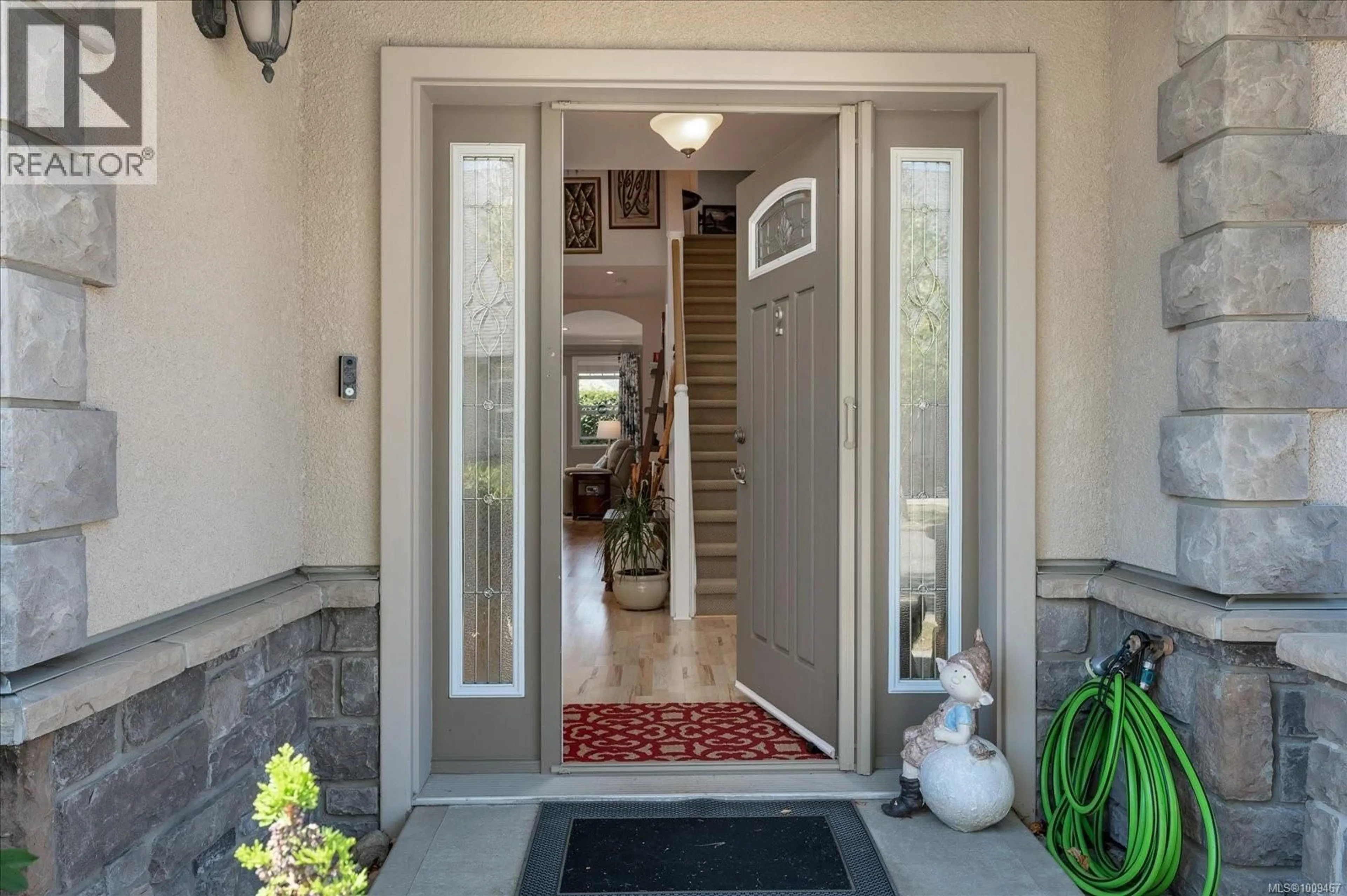 Indoor entryway for 2 - 399 WEMBLEY ROAD, Parksville British Columbia V9P0A6