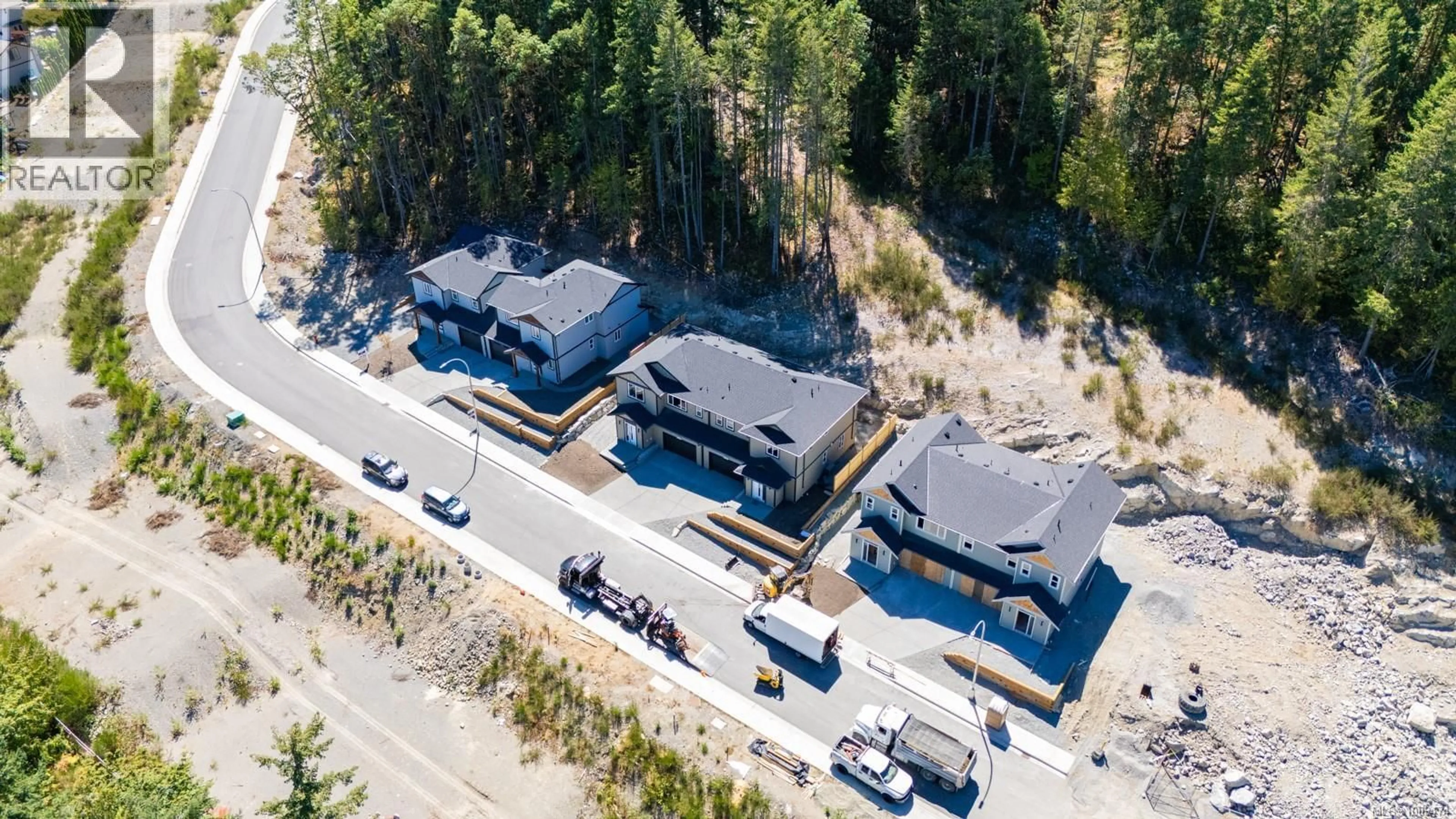 A pic from outside/outdoor area/front of a property/back of a property/a pic from drone, street for 163 HUNTER WAY, Ladysmith British Columbia V9G0C4