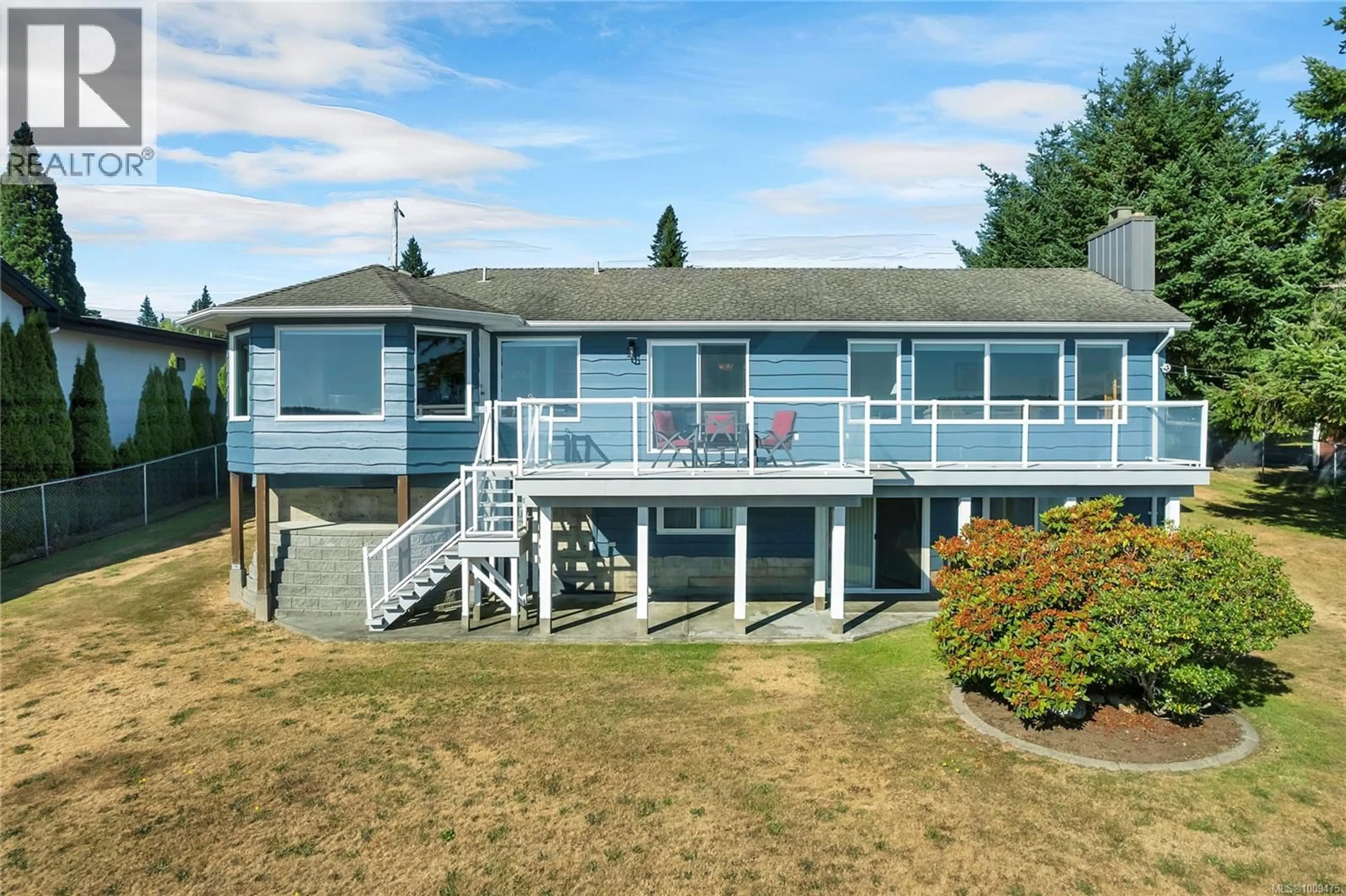 A pic from outside/outdoor area/front of a property/back of a property/a pic from drone, water/lake/river/ocean view for 4255 DISCOVERY DRIVE, Campbell River British Columbia V9W4X9