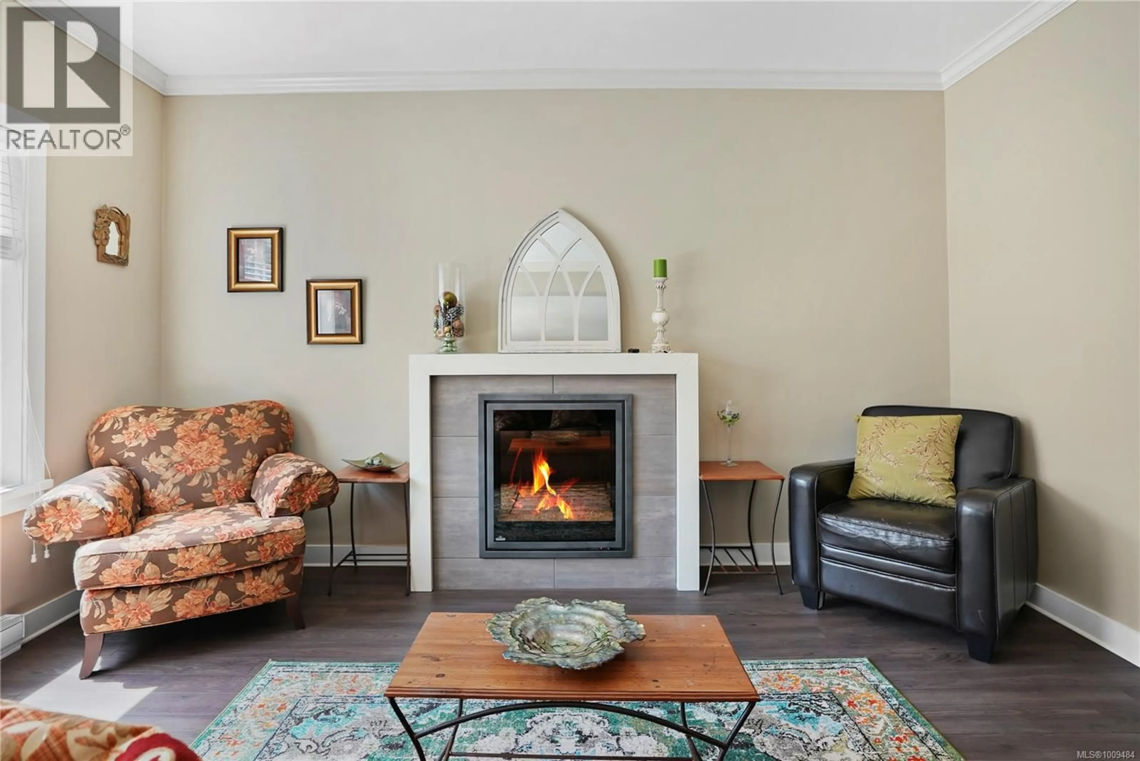 Living room with furniture, unknown for 1011 BRAEBURN AVENUE, Langford British Columbia V9C0H8