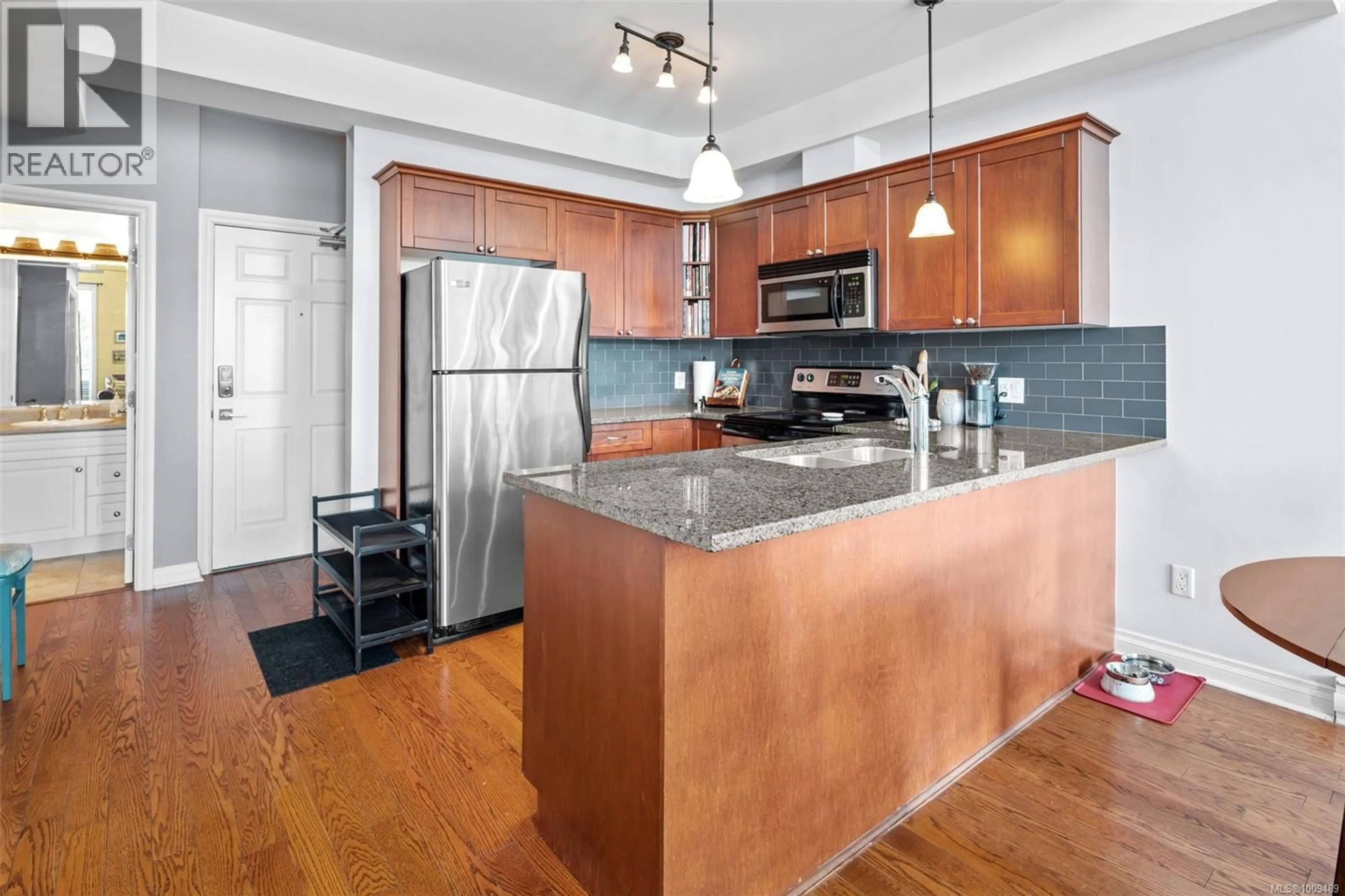 Open concept kitchen, unknown for 418 - 866 GOLDSTREAM AVENUE, Langford British Columbia V9B2X9