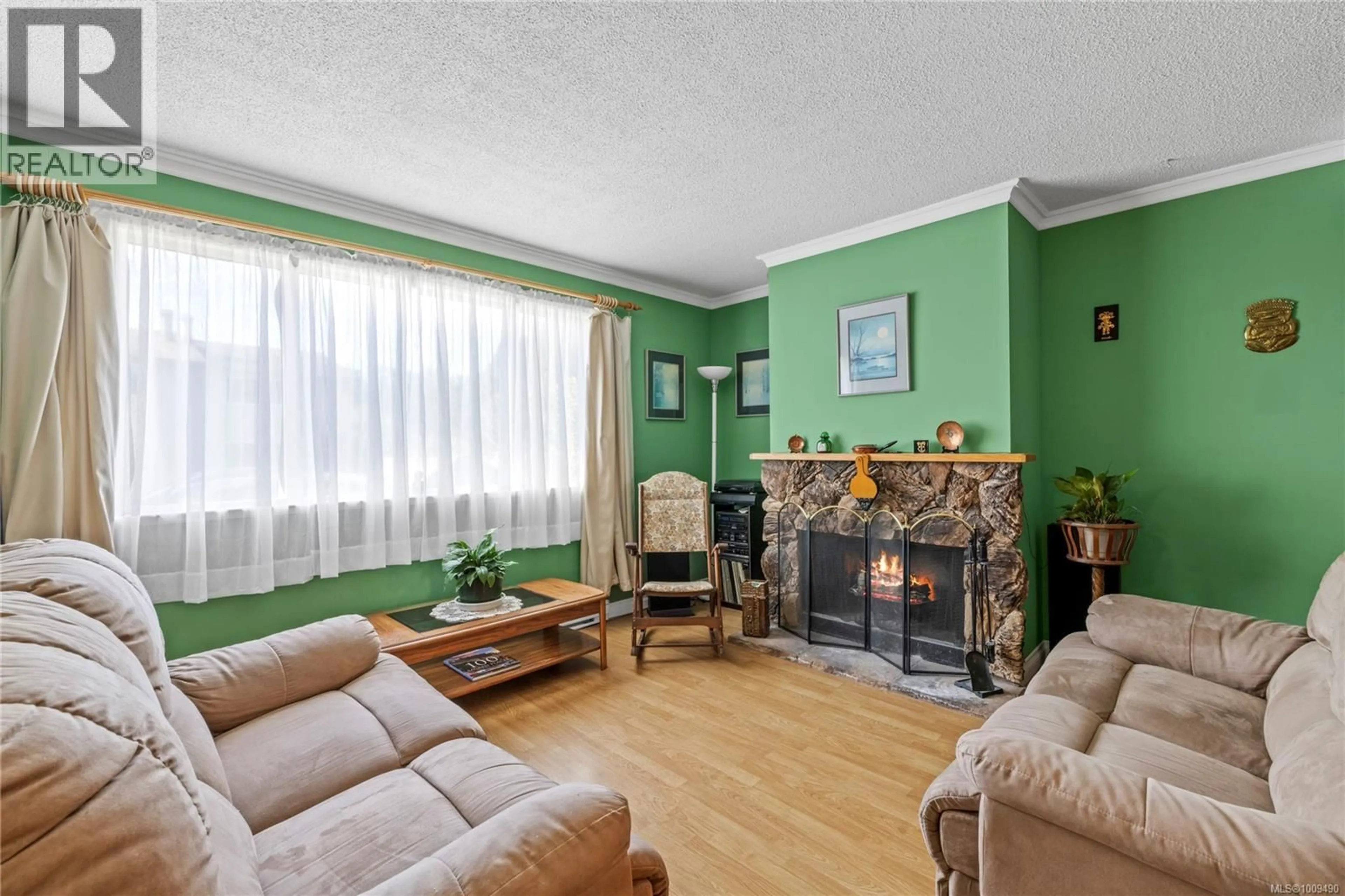 Living room with furniture, unknown for 1624 FULLER STREET, Nanaimo British Columbia V9L5R4