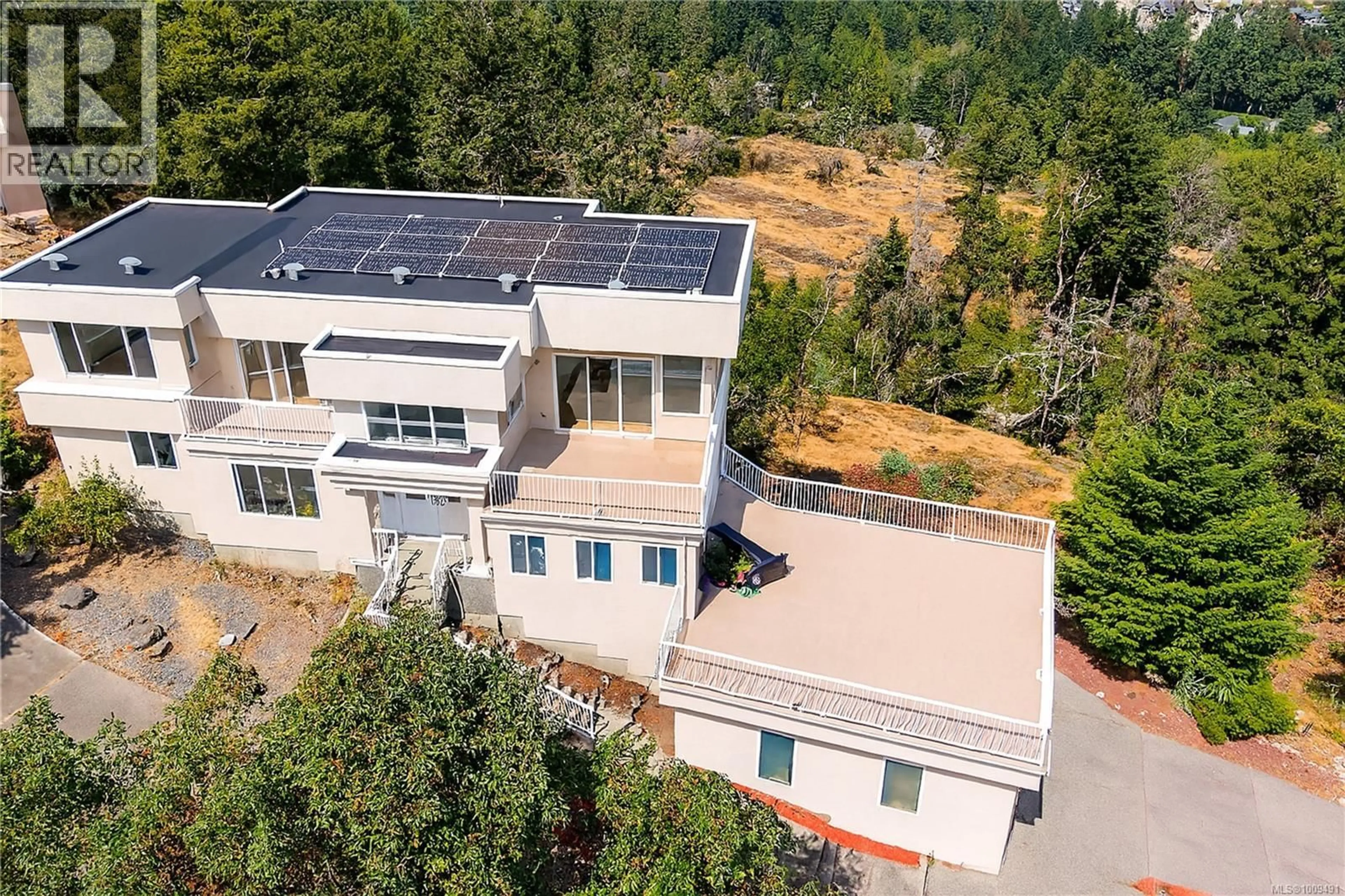 A pic from outside/outdoor area/front of a property/back of a property/a pic from drone, unknown for 250 CANTERBURY CRESCENT, Nanaimo British Columbia V9T4S4