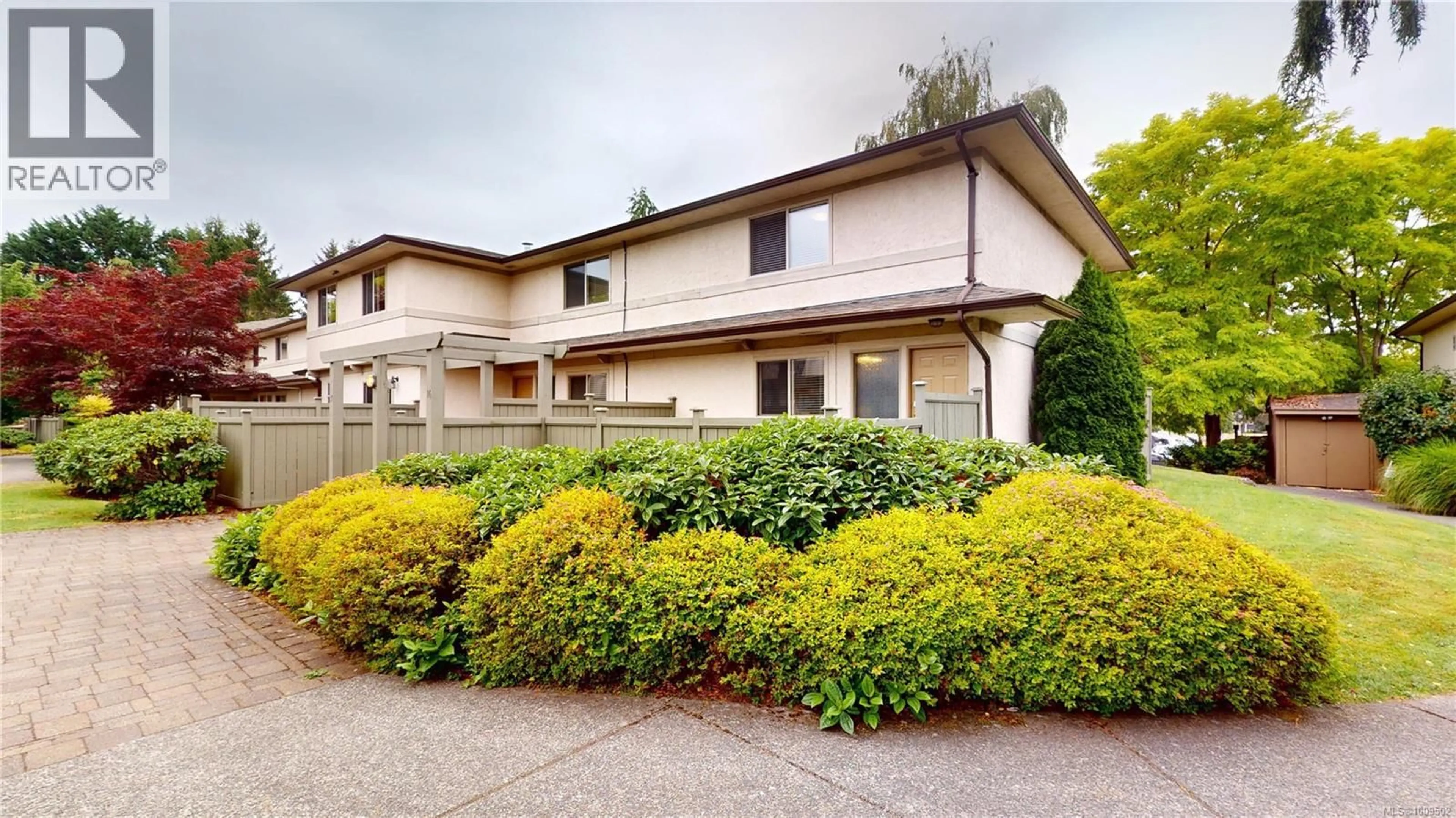 Unknown for 16 - 4061 LARCHWOOD DRIVE, Saanich British Columbia V8N4P1