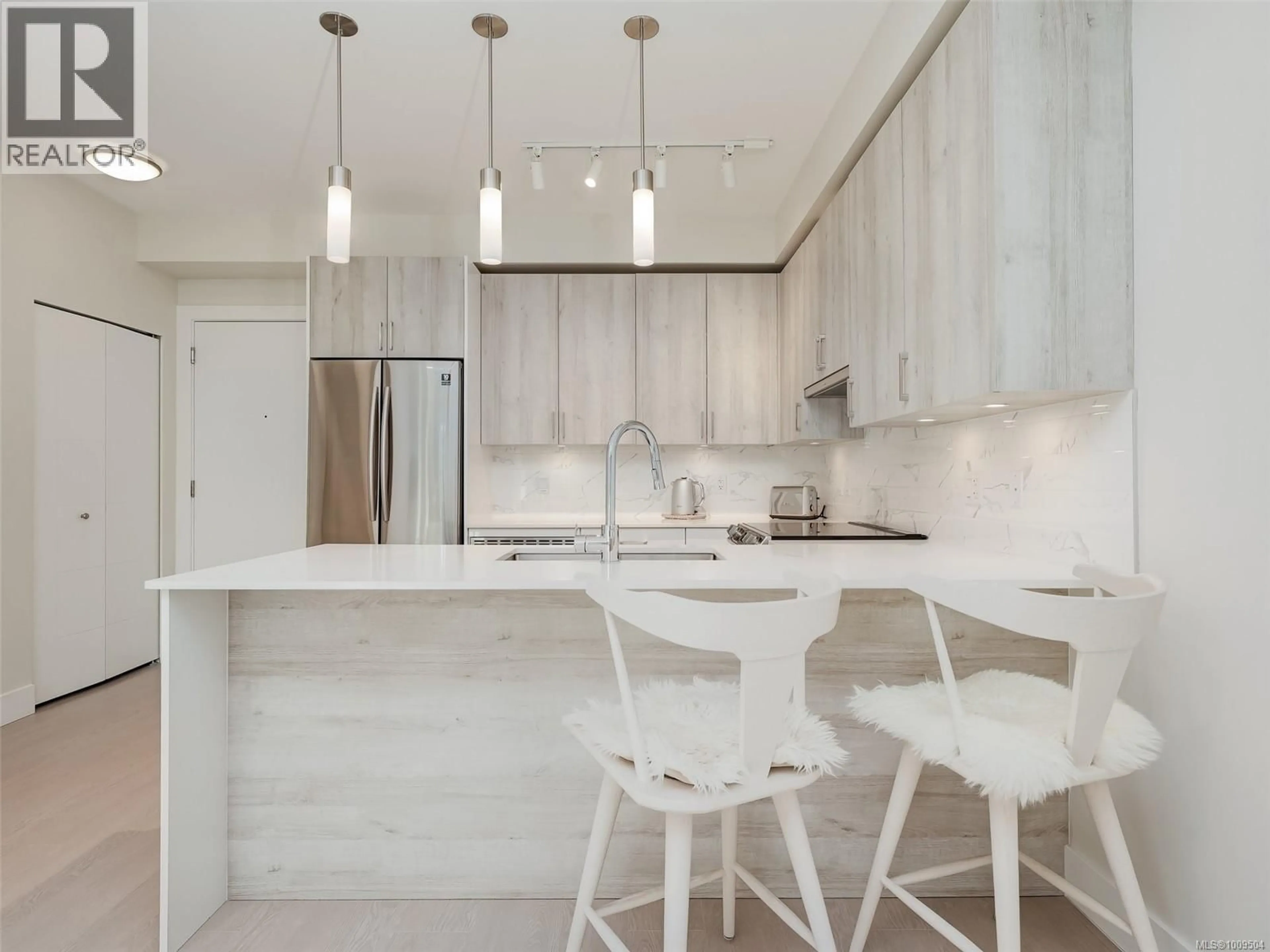 Contemporary kitchen, unknown for 413 - 1450 GLENTANA ROAD, View Royal British Columbia V9A4J9