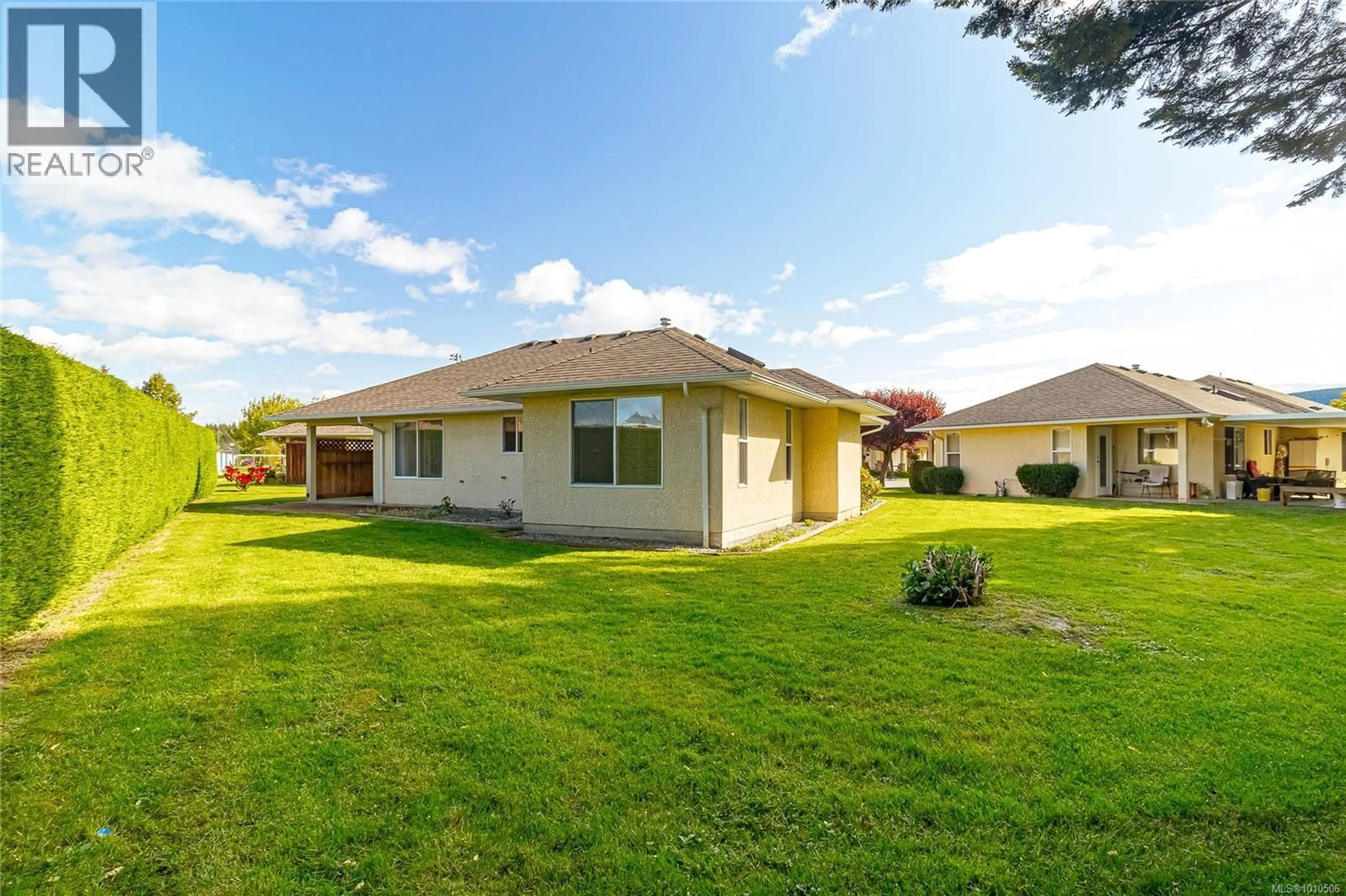Patio, water/lake/river/ocean view for 5 - 1015 TRUNK ROAD, Duncan British Columbia V9L2S2
