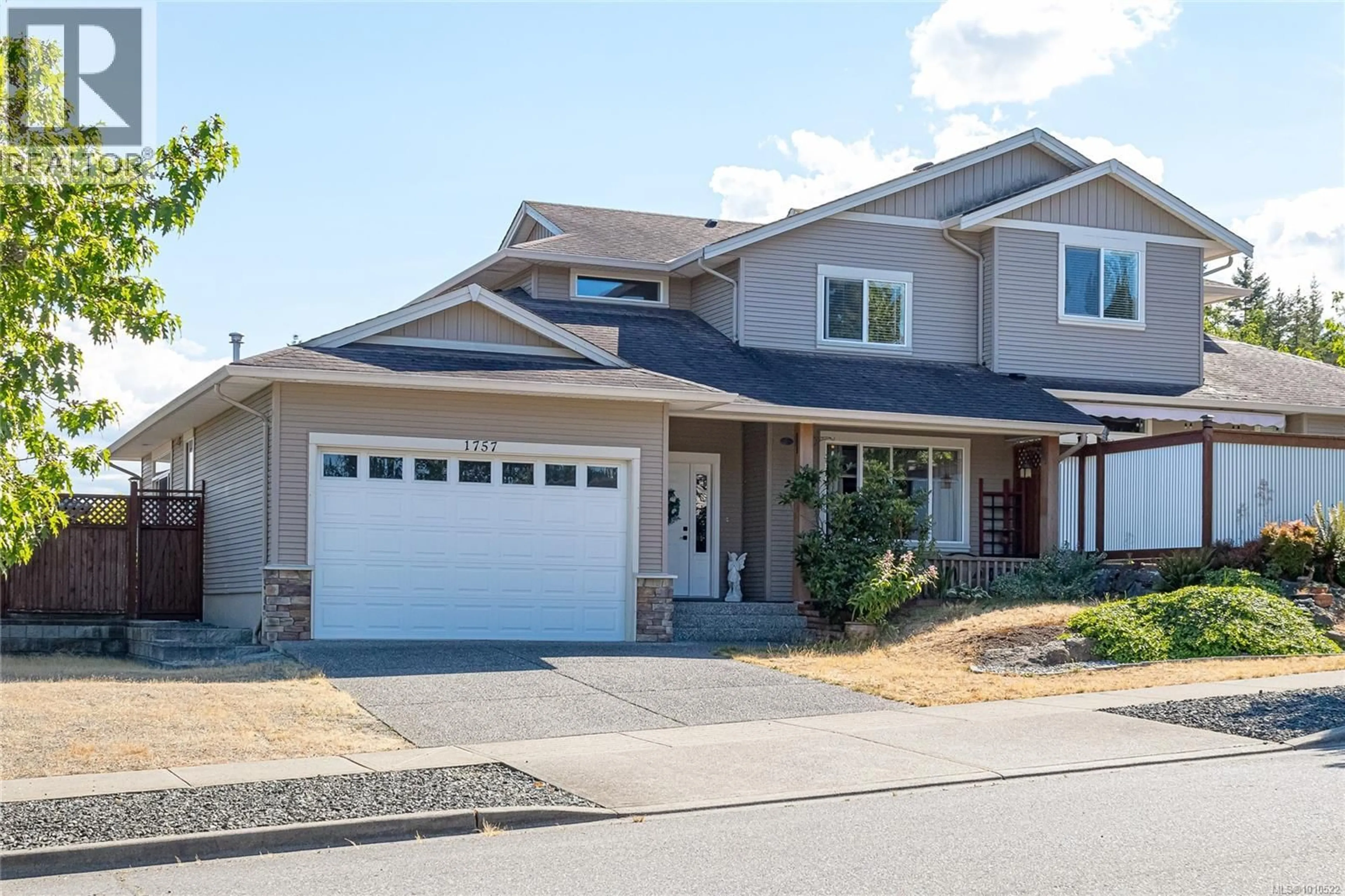Home with vinyl exterior material, street for 1757 COUNTRY HILLS DRIVE, Nanaimo British Columbia V9X1X7