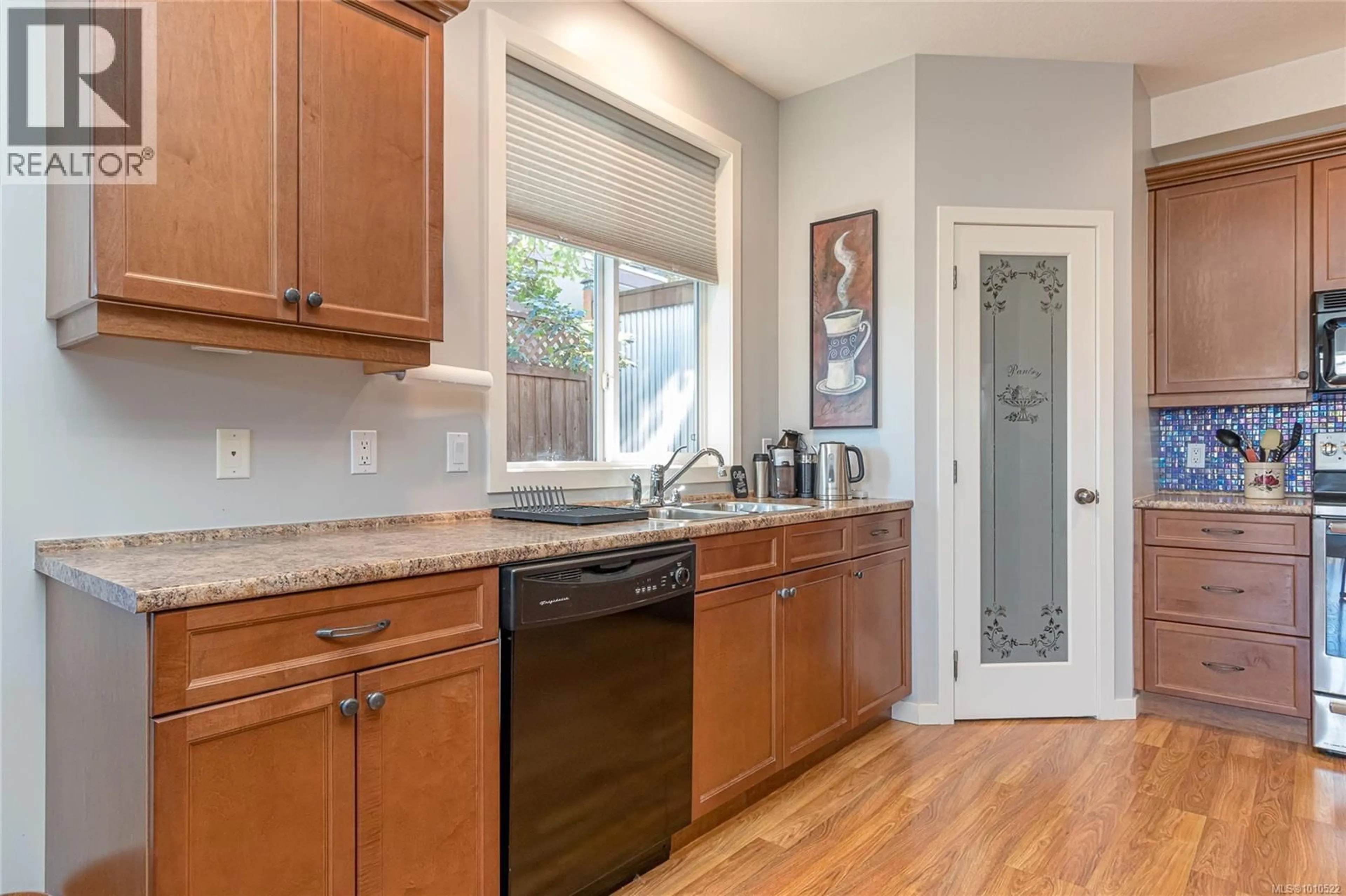Open concept kitchen, ceramic/tile floor for 1757 COUNTRY HILLS DRIVE, Nanaimo British Columbia V9X1X7