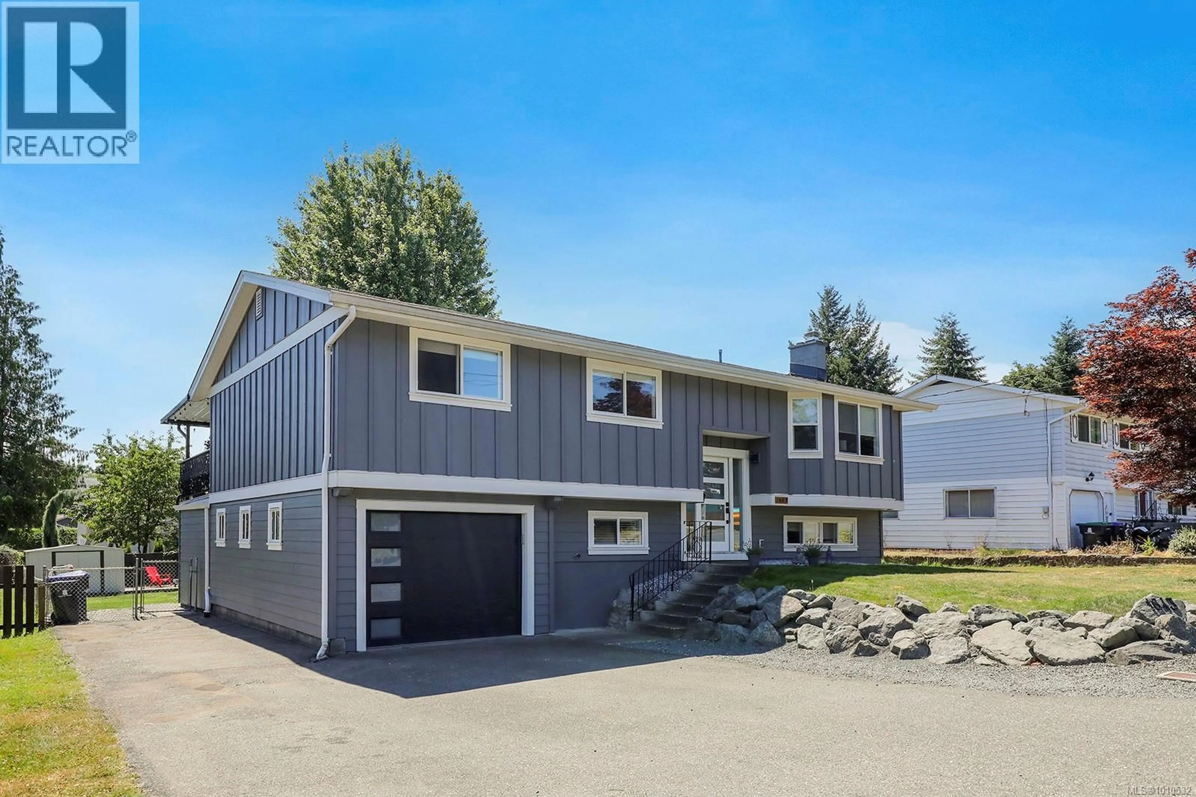 Home with vinyl exterior material, street for 1643 TSIMSHIAN AVENUE, Comox British Columbia V9M2M4