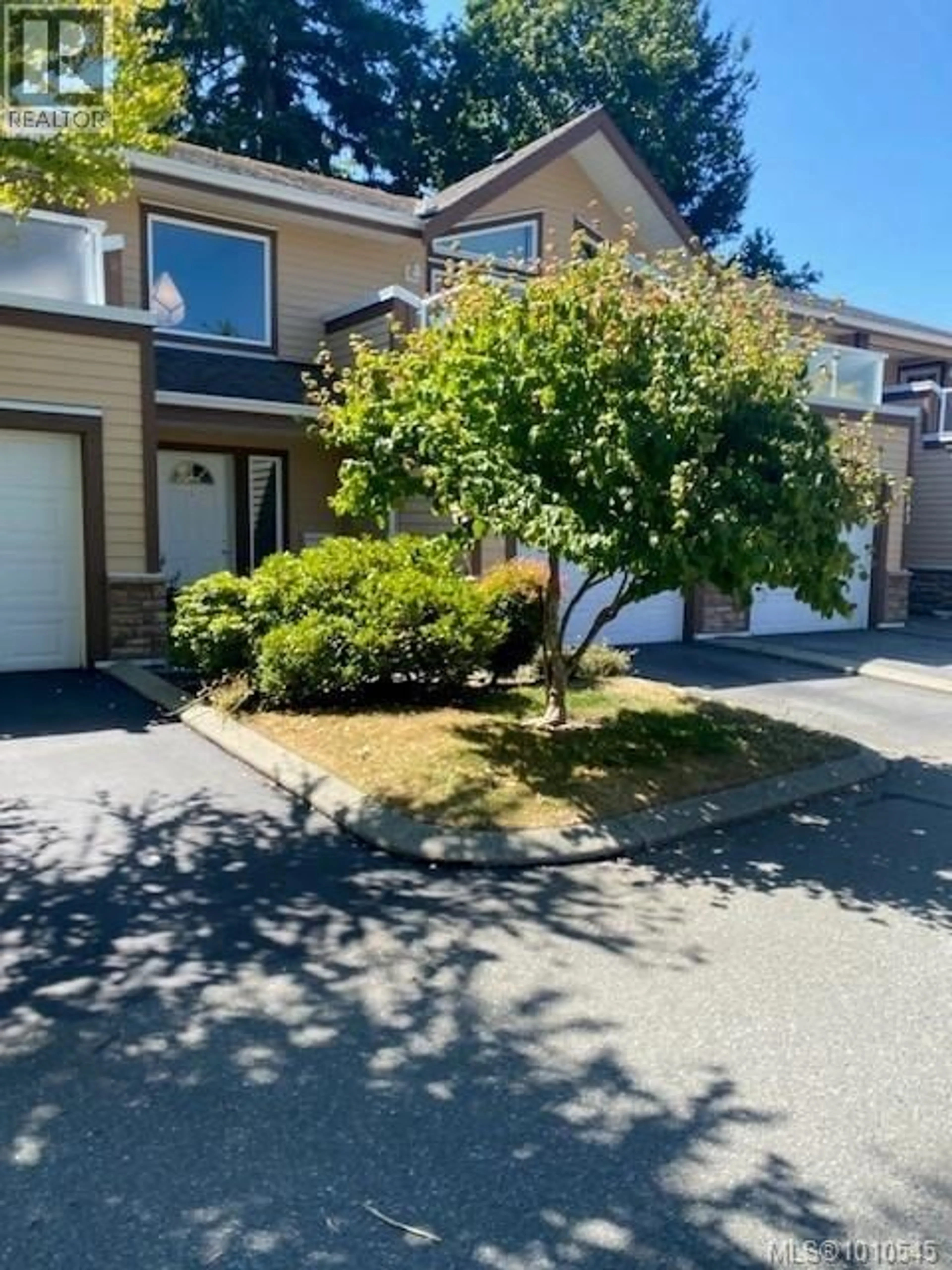 A pic from outside/outdoor area/front of a property/back of a property/a pic from drone, street for 1645 CREEKSIDE DRIVE, Nanaimo British Columbia V9S5V8