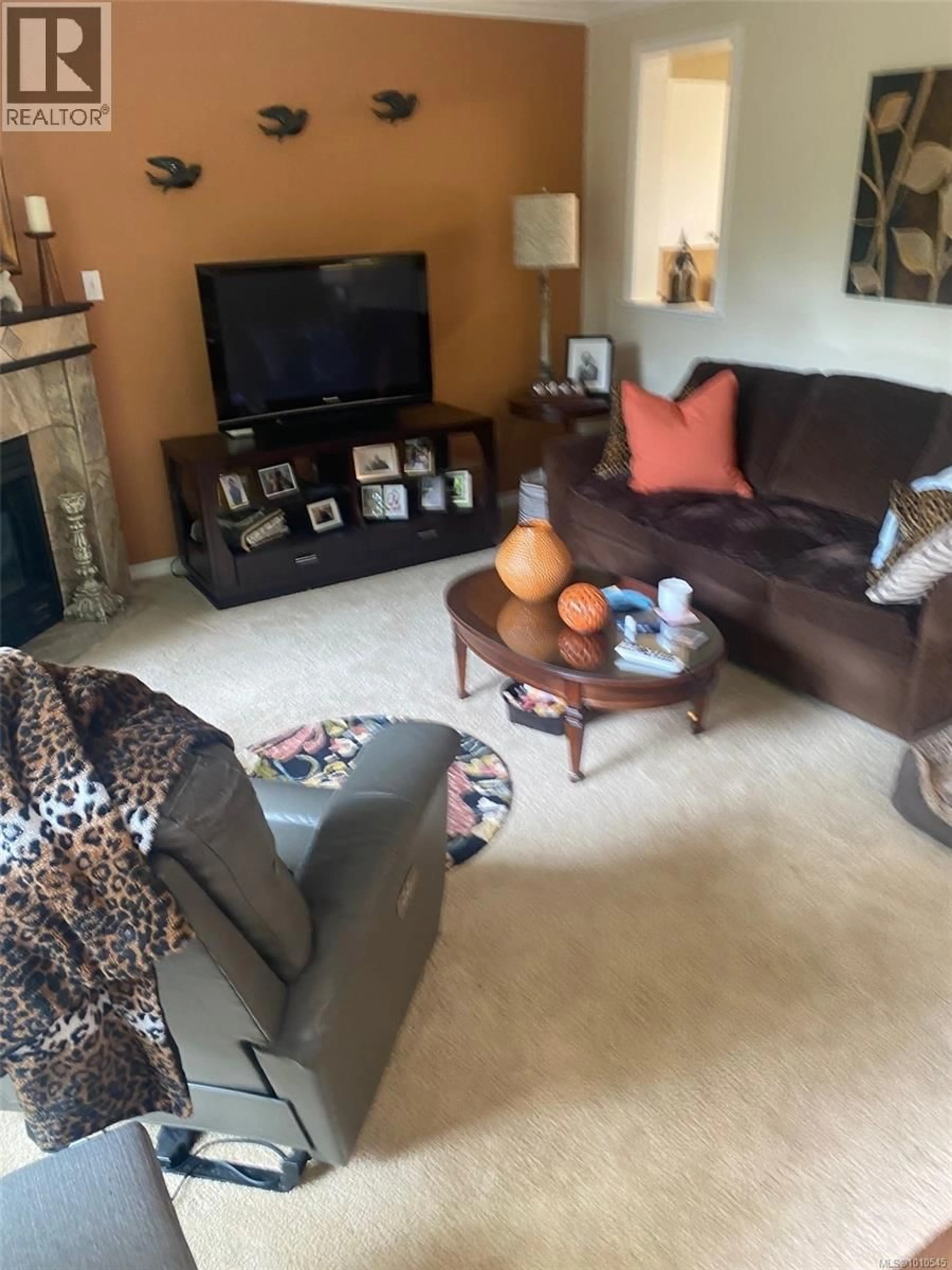 Living room with furniture, unknown for 1645 CREEKSIDE DRIVE, Nanaimo British Columbia V9S5V8