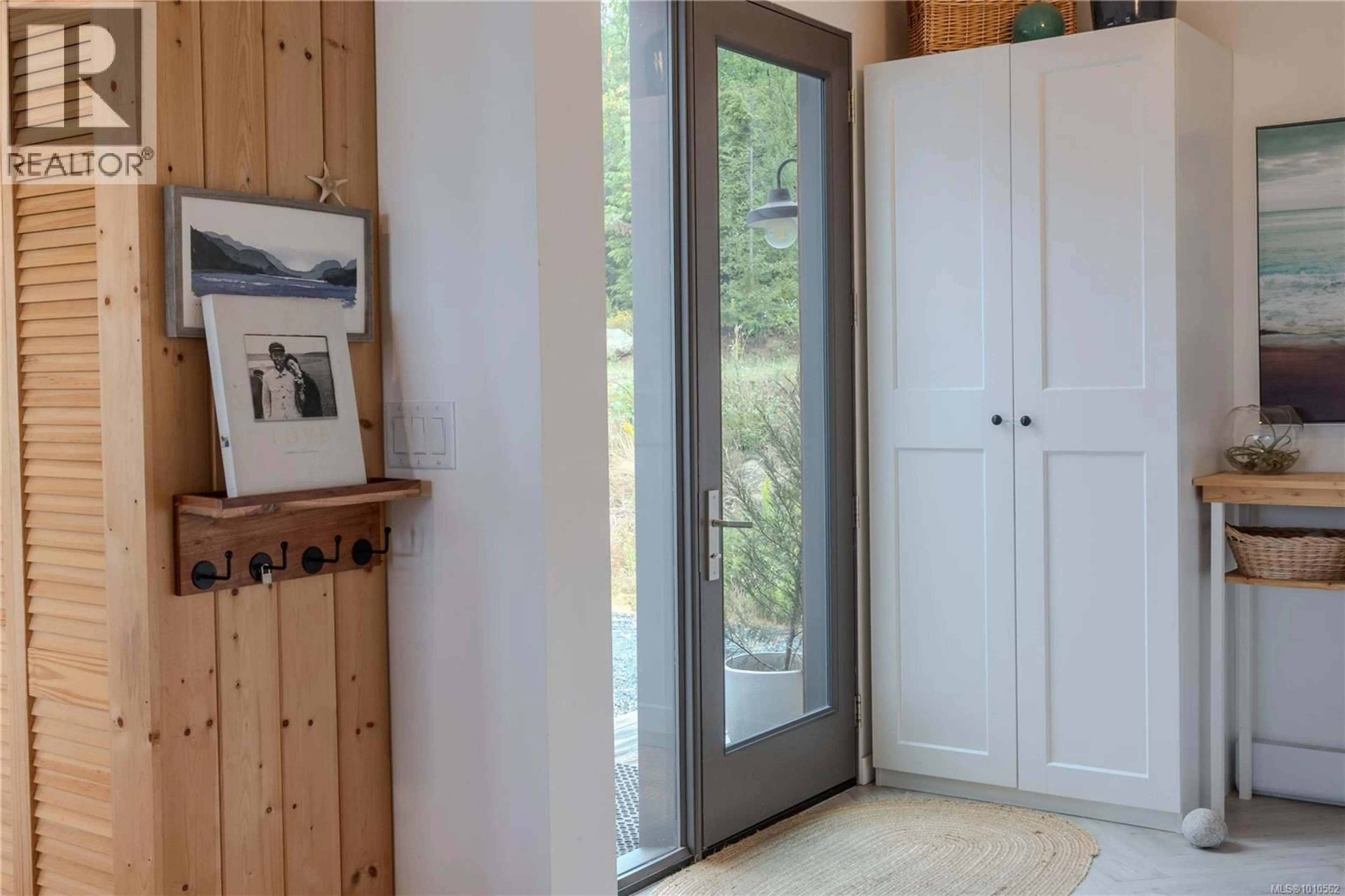 Indoor entryway for 3972 TRAILHEAD ROAD, Sooke British Columbia V9Z1L1