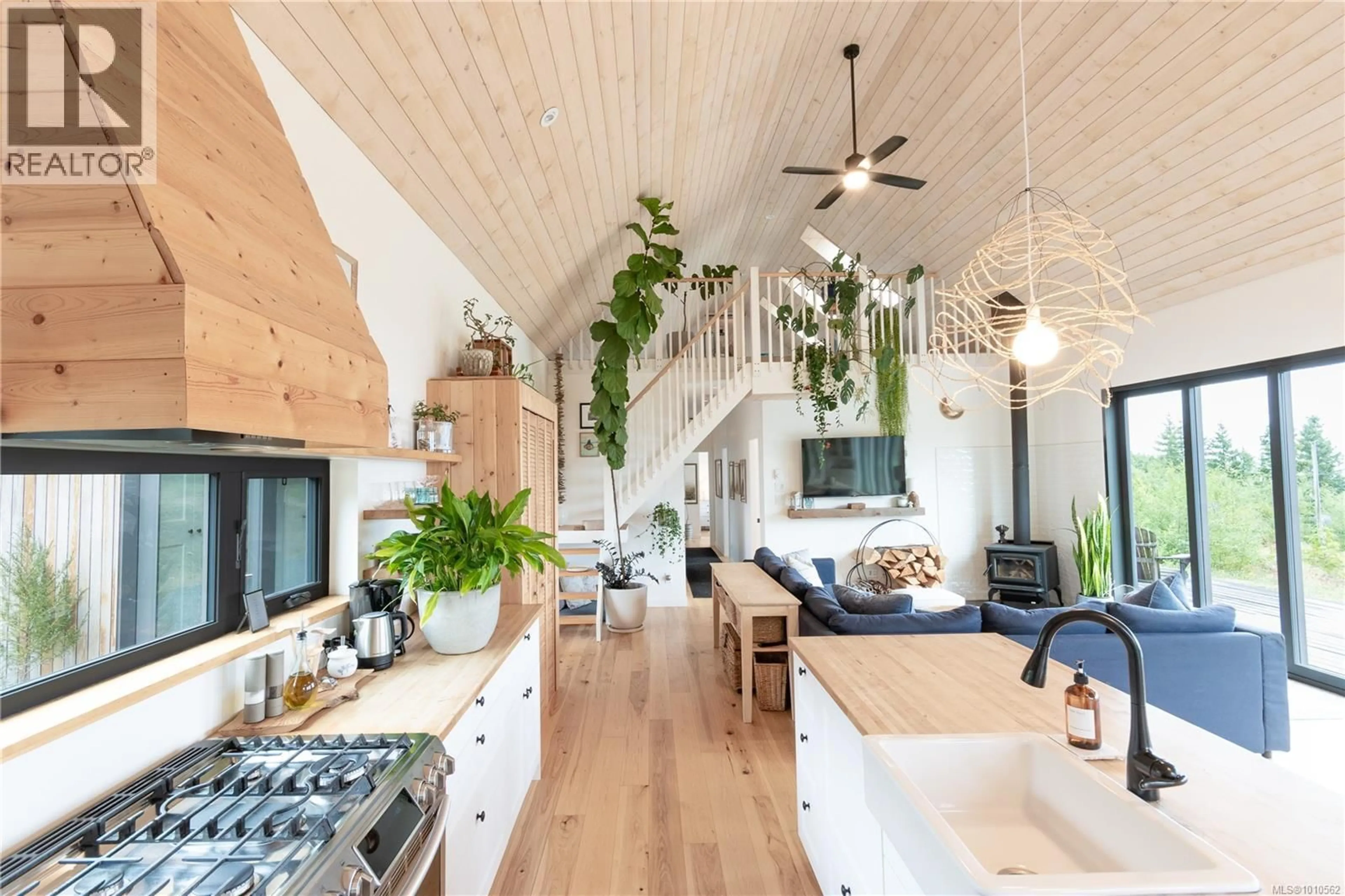 Open concept kitchen, unknown for 3972 TRAILHEAD ROAD, Sooke British Columbia V9Z1L1