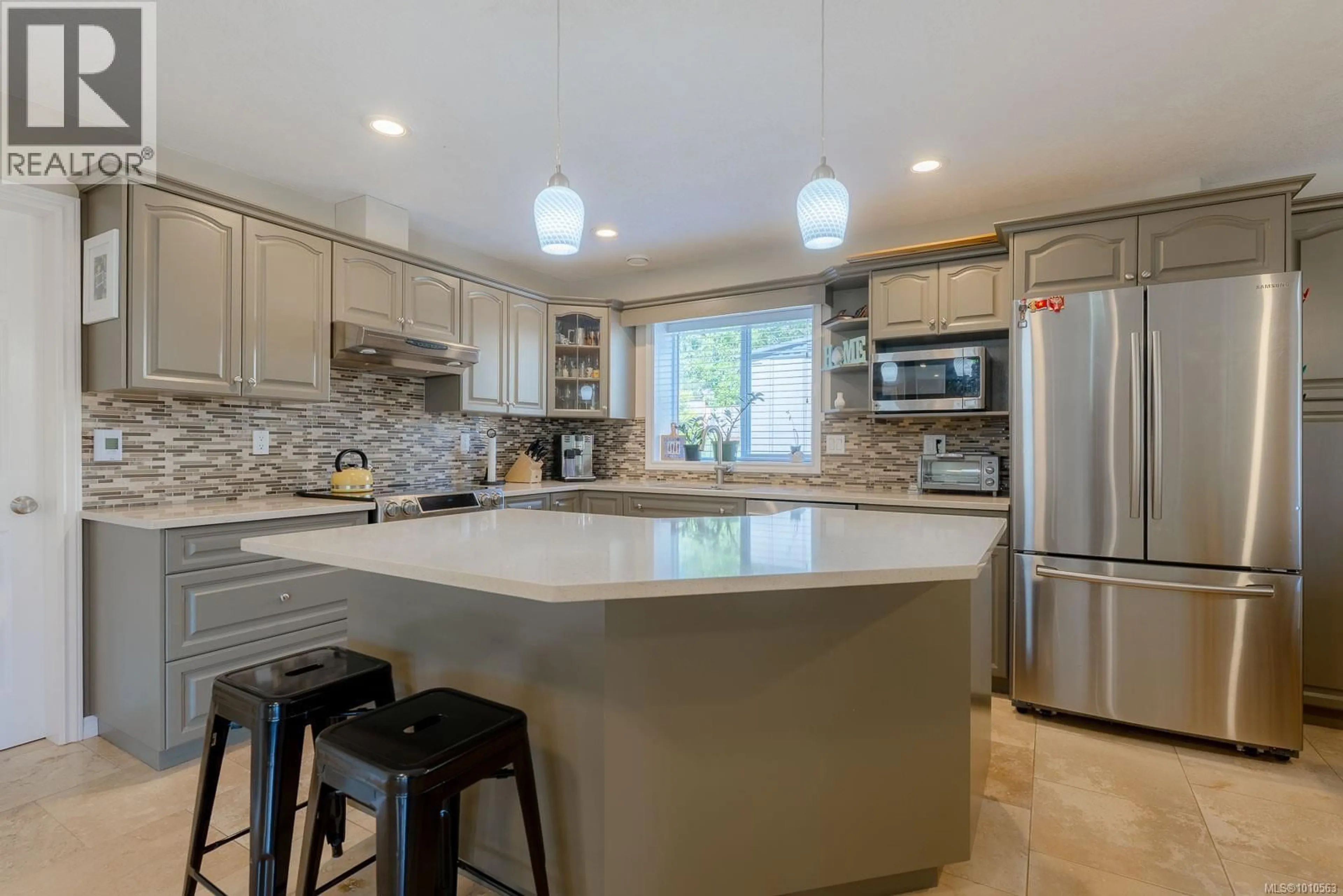 Open concept kitchen, ceramic/tile floor for 2839 NEYLAND ROAD, Nanaimo British Columbia V9T3G2