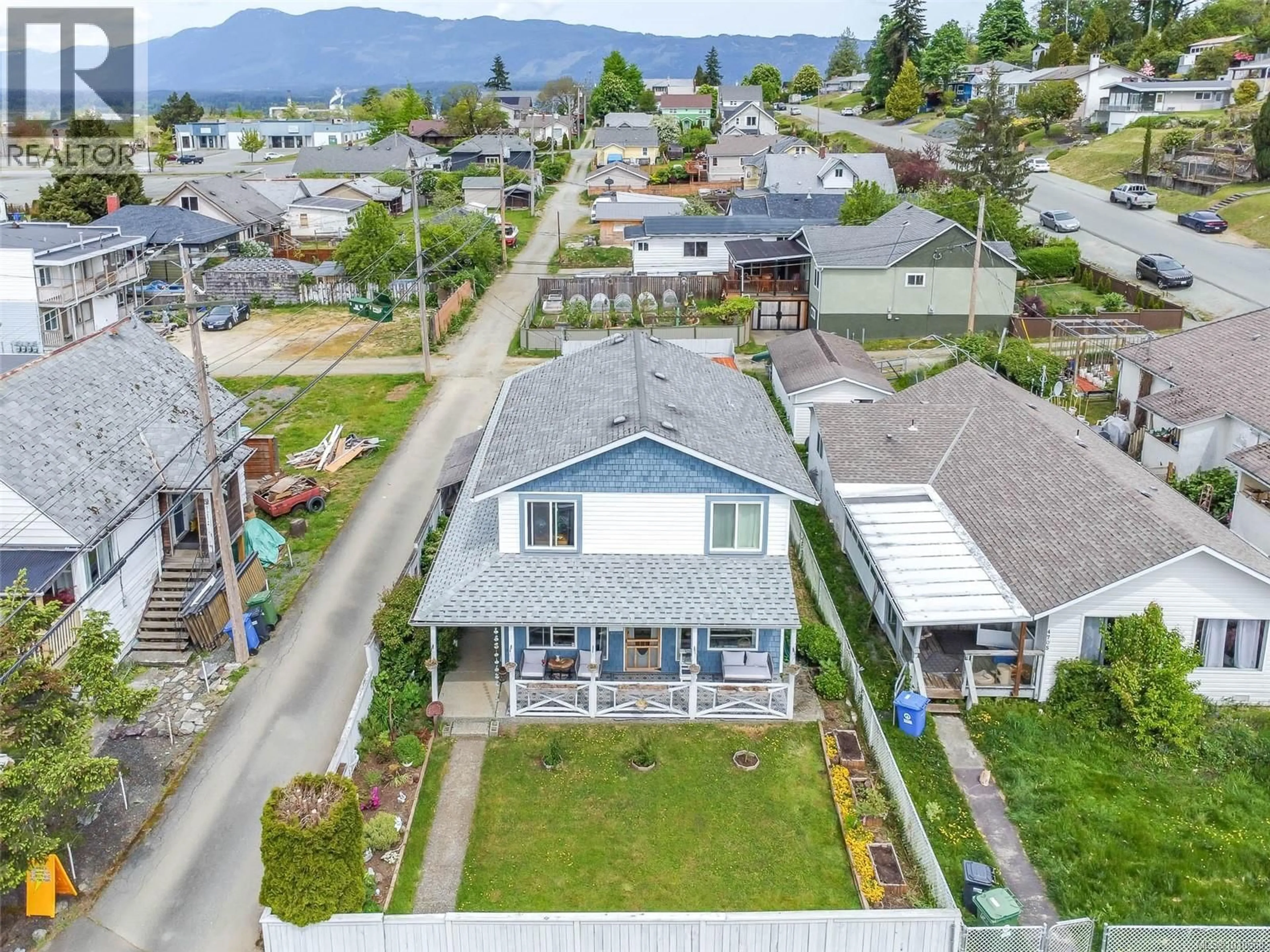 A pic from outside/outdoor area/front of a property/back of a property/a pic from drone, unknown for 4711 MONTROSE STREET, Port Alberni British Columbia V9Y1M7
