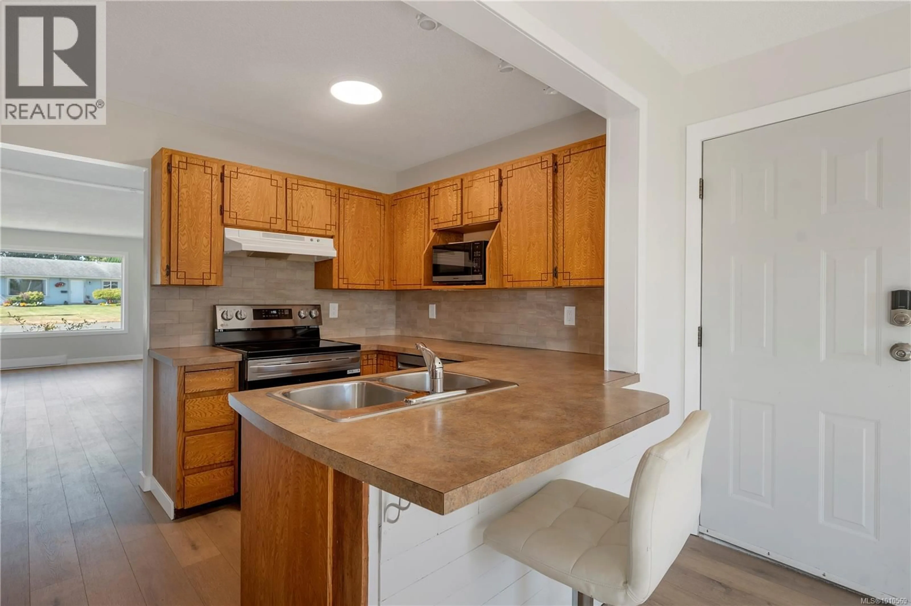Standard kitchen, unknown for 2141 ARNASON ROAD, Campbell River British Columbia V9W5Z4