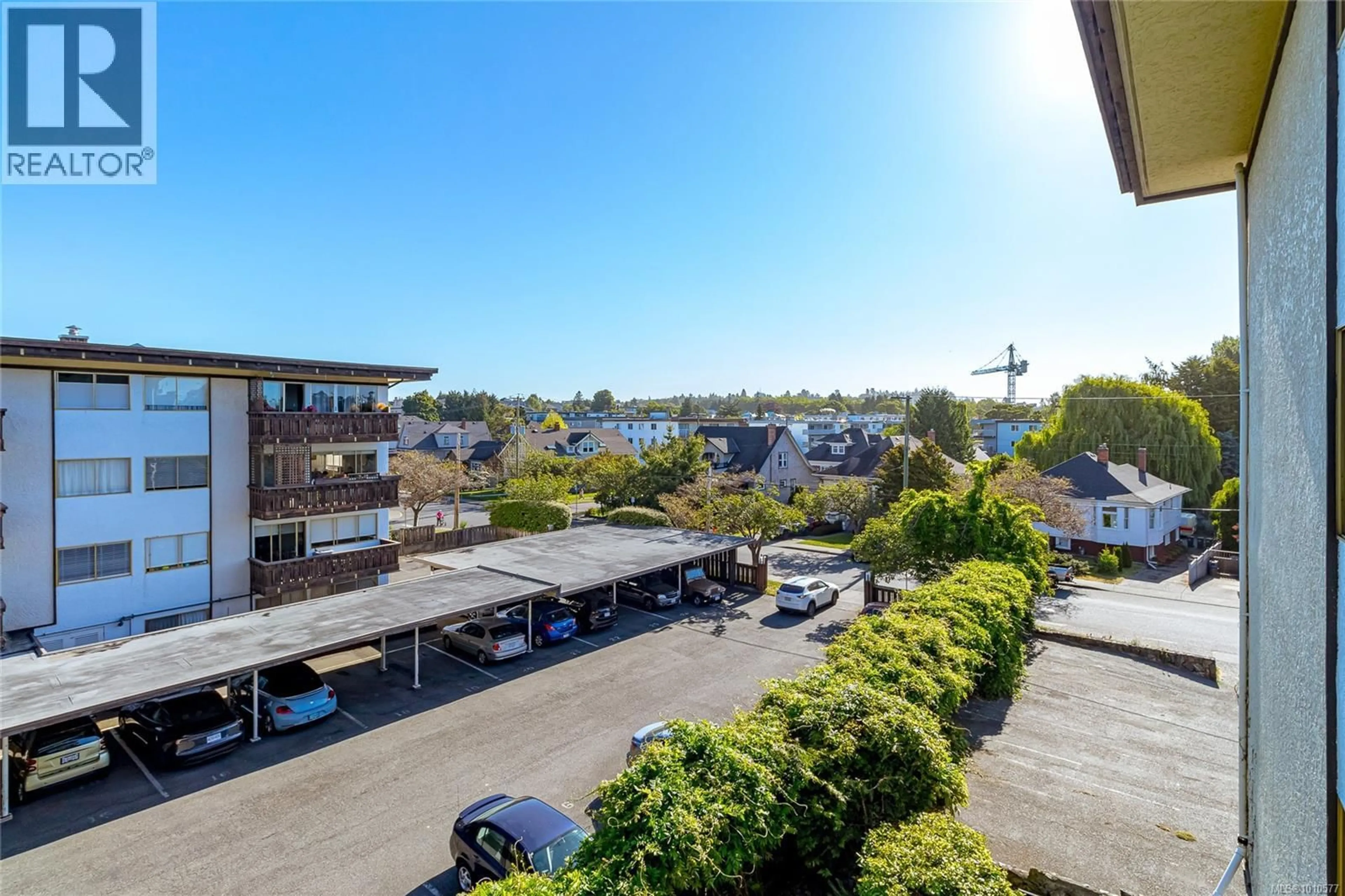 A pic from outside/outdoor area/front of a property/back of a property/a pic from drone, city buildings view from balcony for 308 - 964 HEYWOOD AVENUE, Victoria British Columbia V8X5J2
