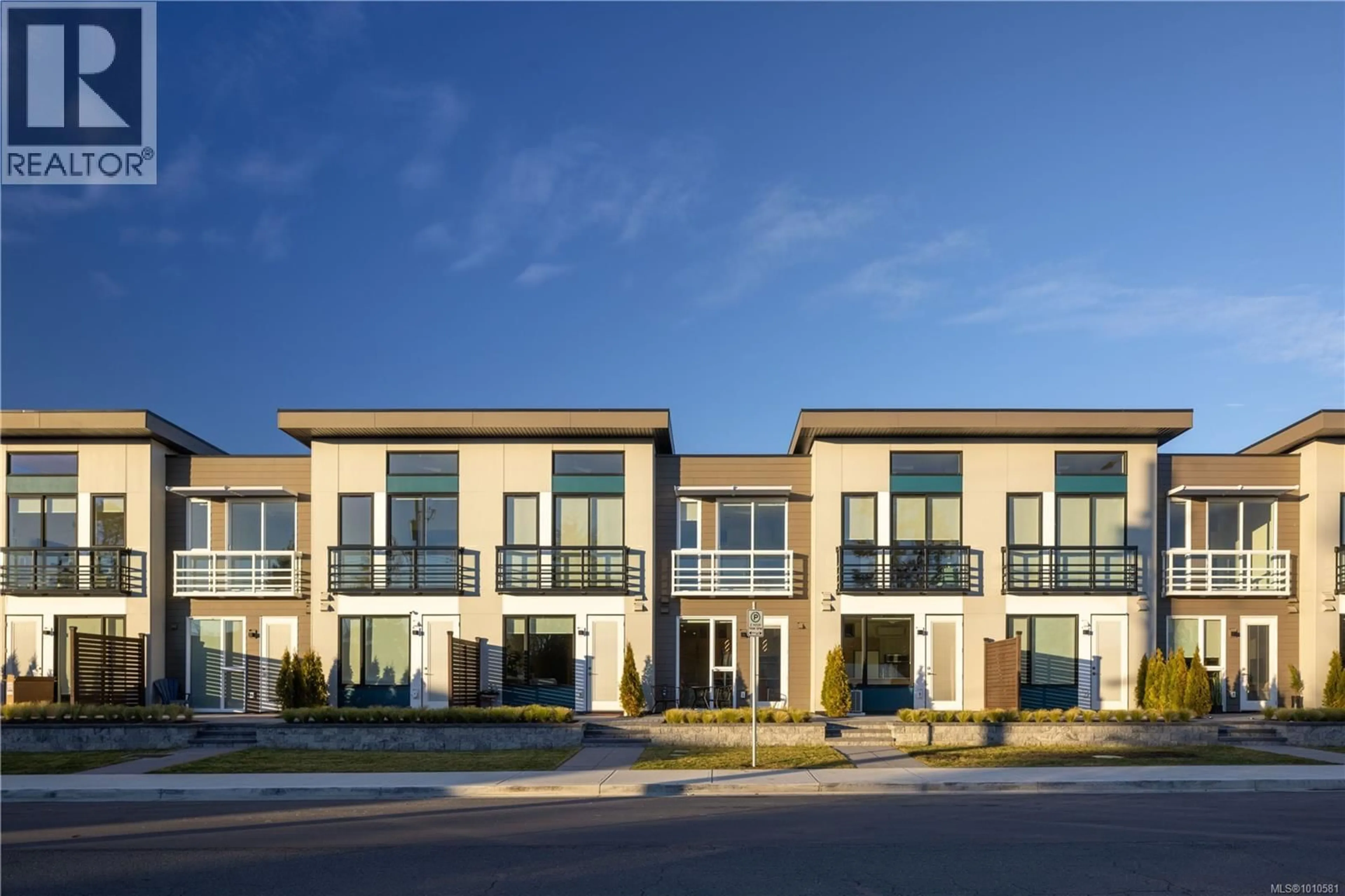 Unknown for 203 - 2374 OAKVILLE AVENUE, Sidney British Columbia V8L1V5
