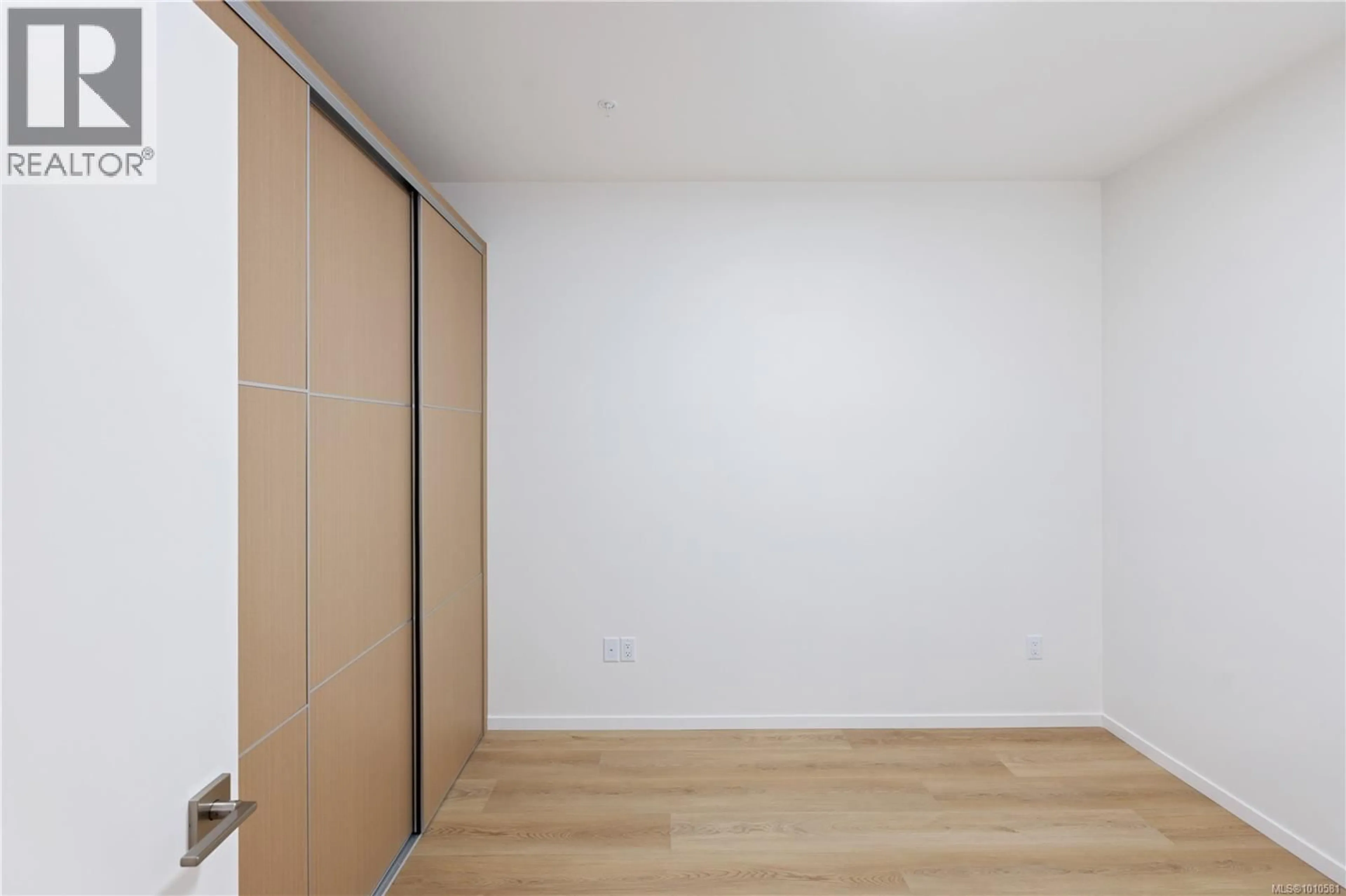 A pic of a room for 203 - 2374 OAKVILLE AVENUE, Sidney British Columbia V8L1V5