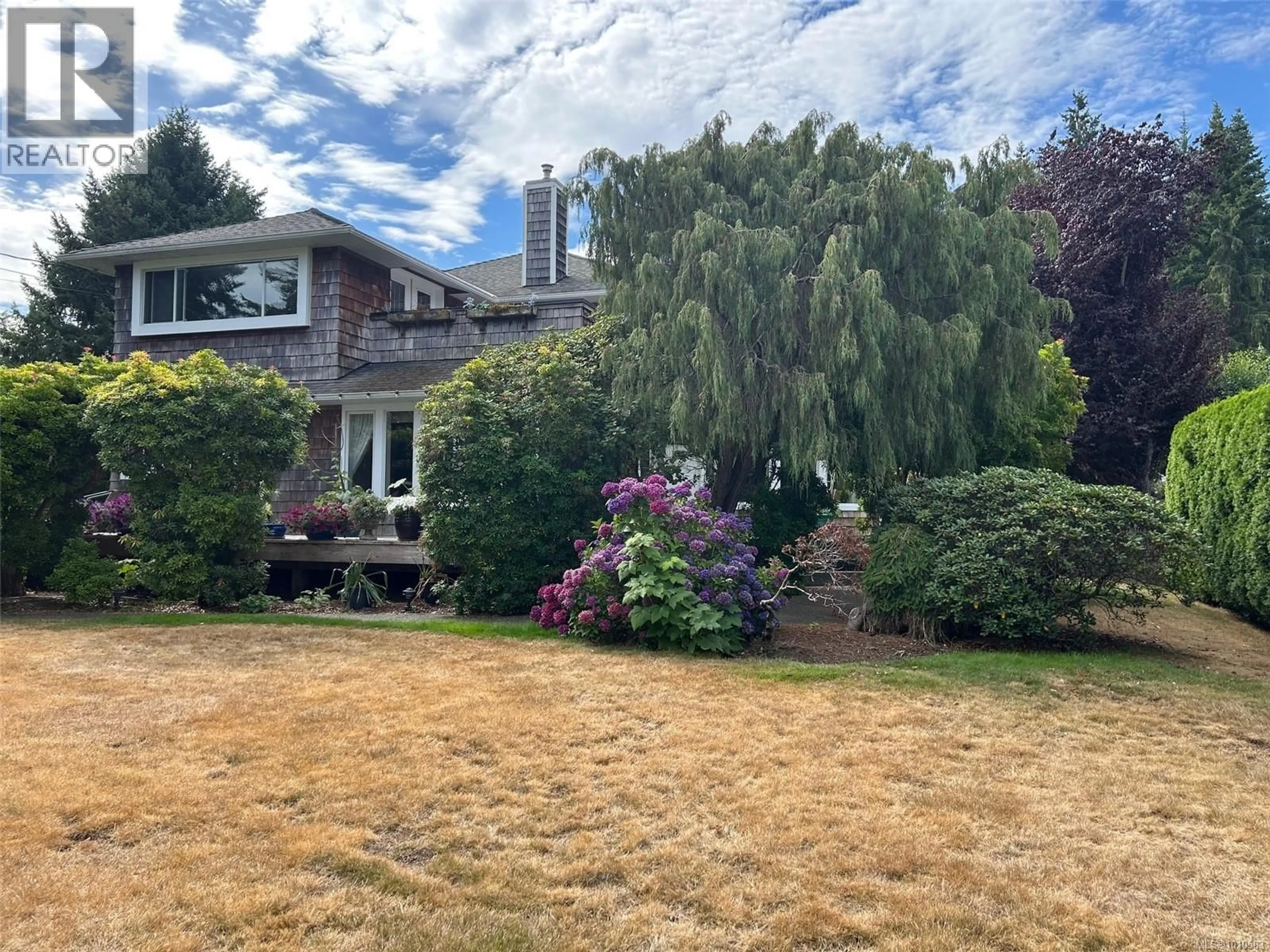 A pic from outside/outdoor area/front of a property/back of a property/a pic from drone, unknown for 1424 BLACKBRANT PLACE, Parksville British Columbia V9P2A3