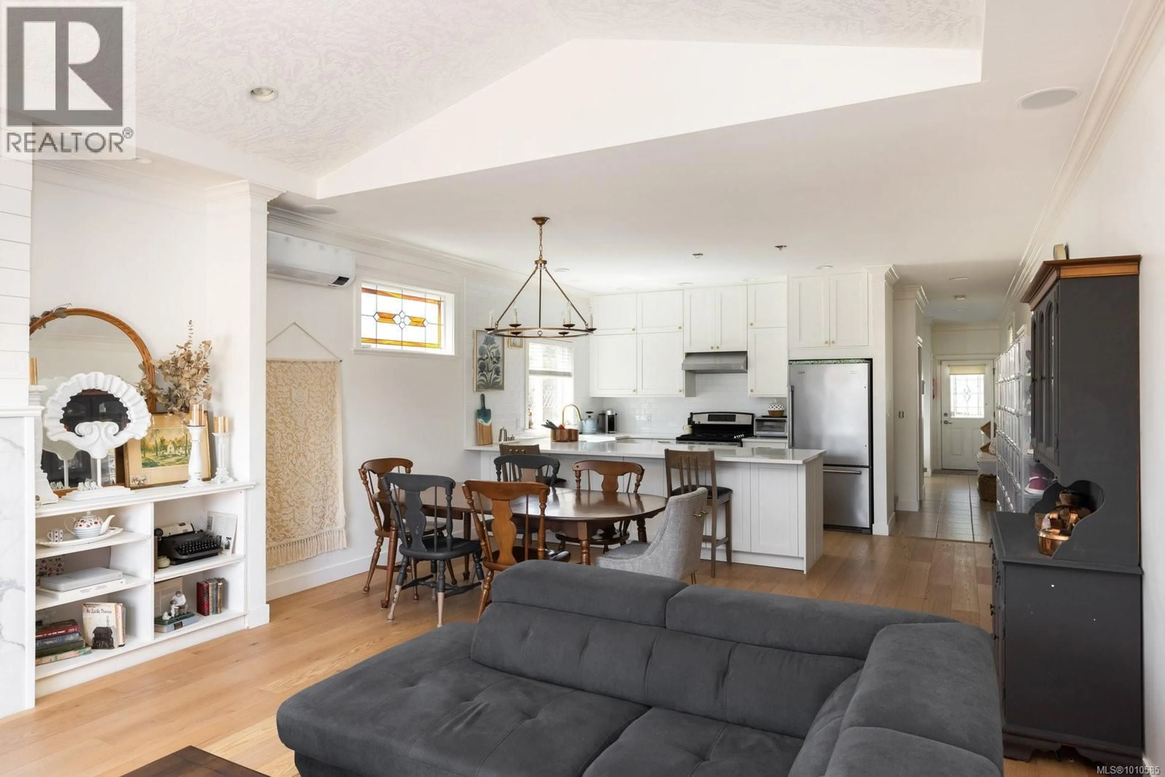 Open concept kitchen, unknown for 9937 SWIFTSURE PLACE, Sidney British Columbia V8L4E3