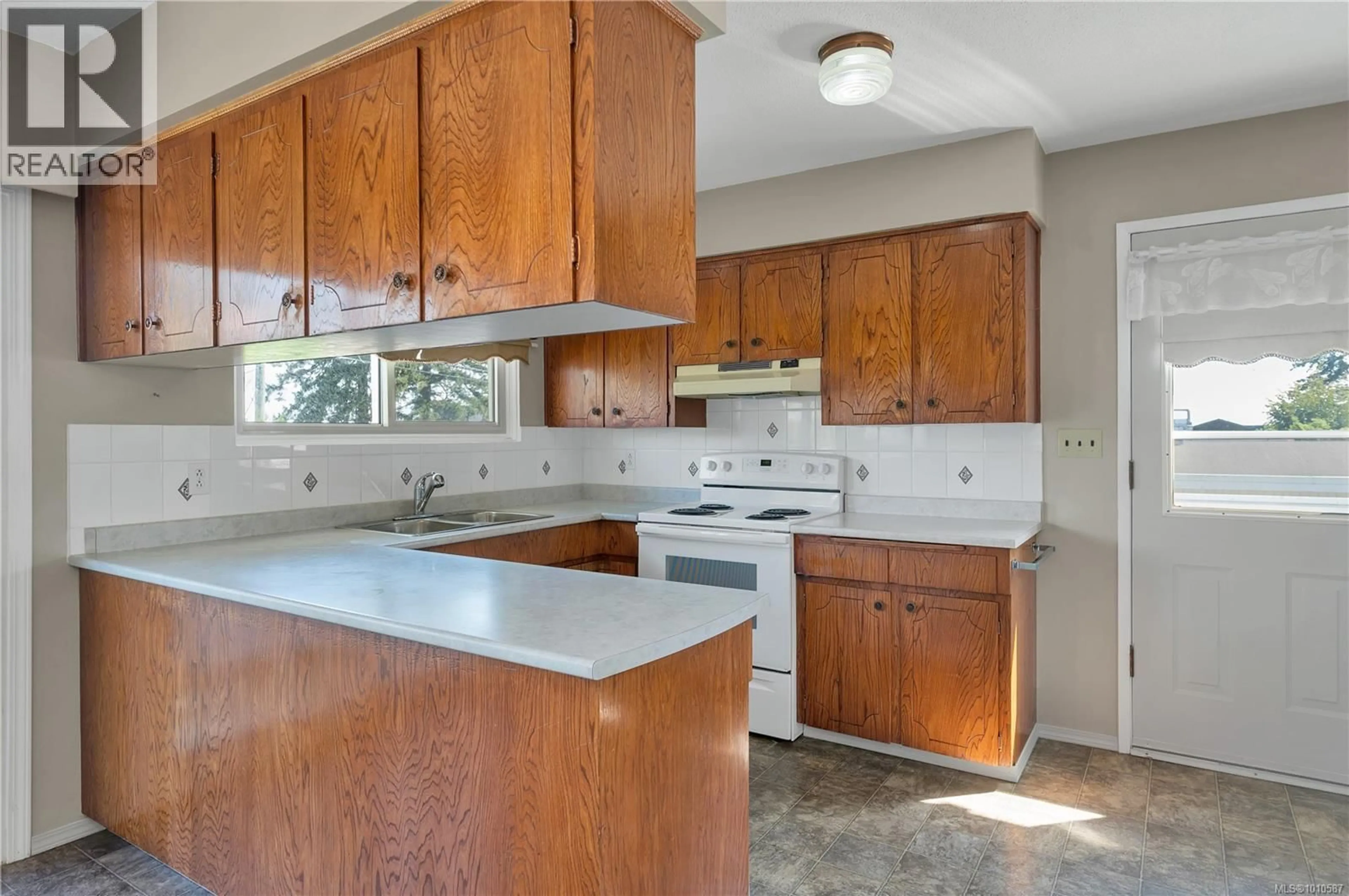Standard kitchen, unknown for 425 EVERGREEN ROAD, Campbell River British Columbia V9W3R6