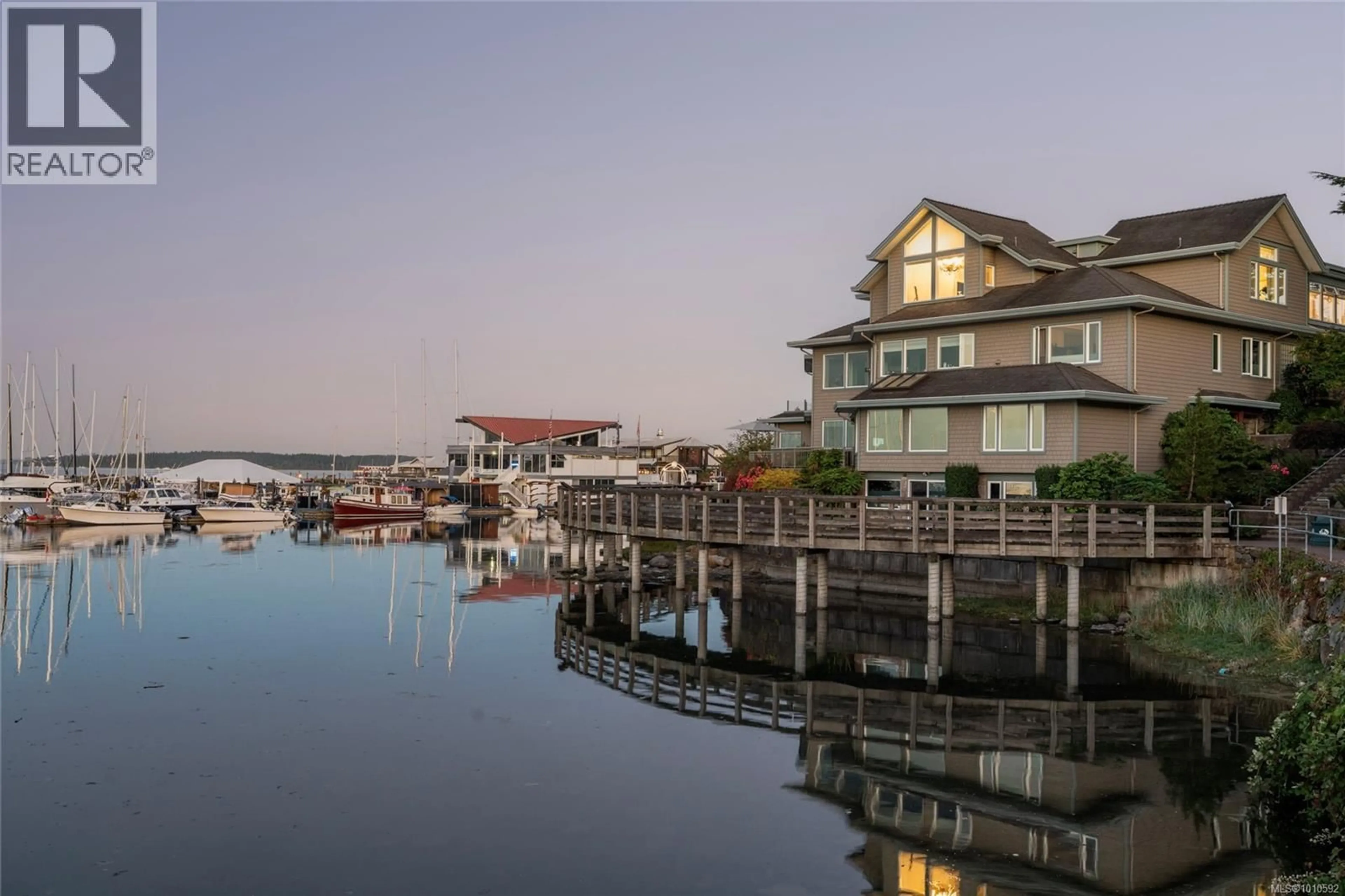 Unknown for 4 - 9885 SECOND STREET, Sidney British Columbia V8L3C7