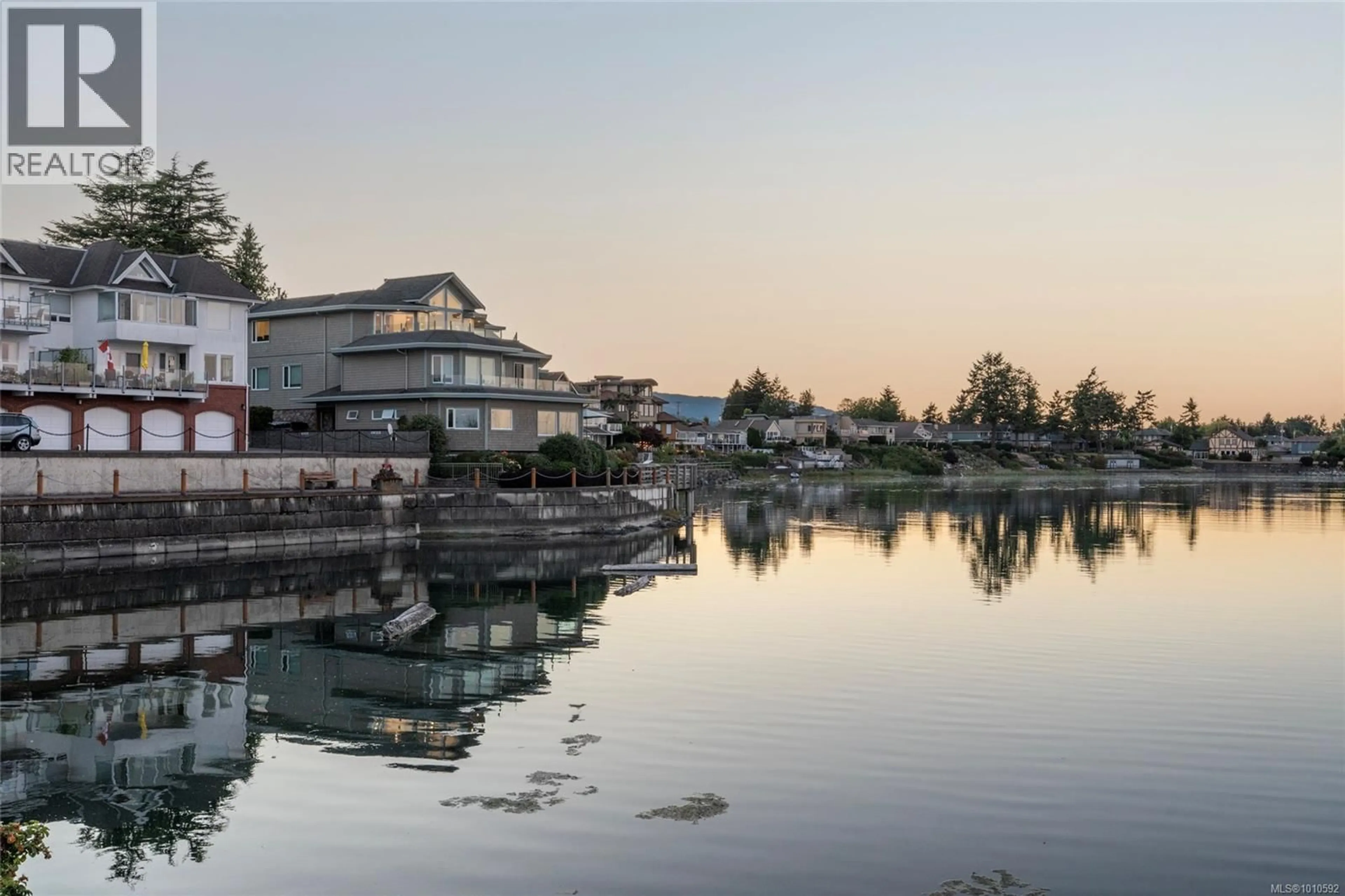 Unknown for 4 - 9885 SECOND STREET, Sidney British Columbia V8L3C7