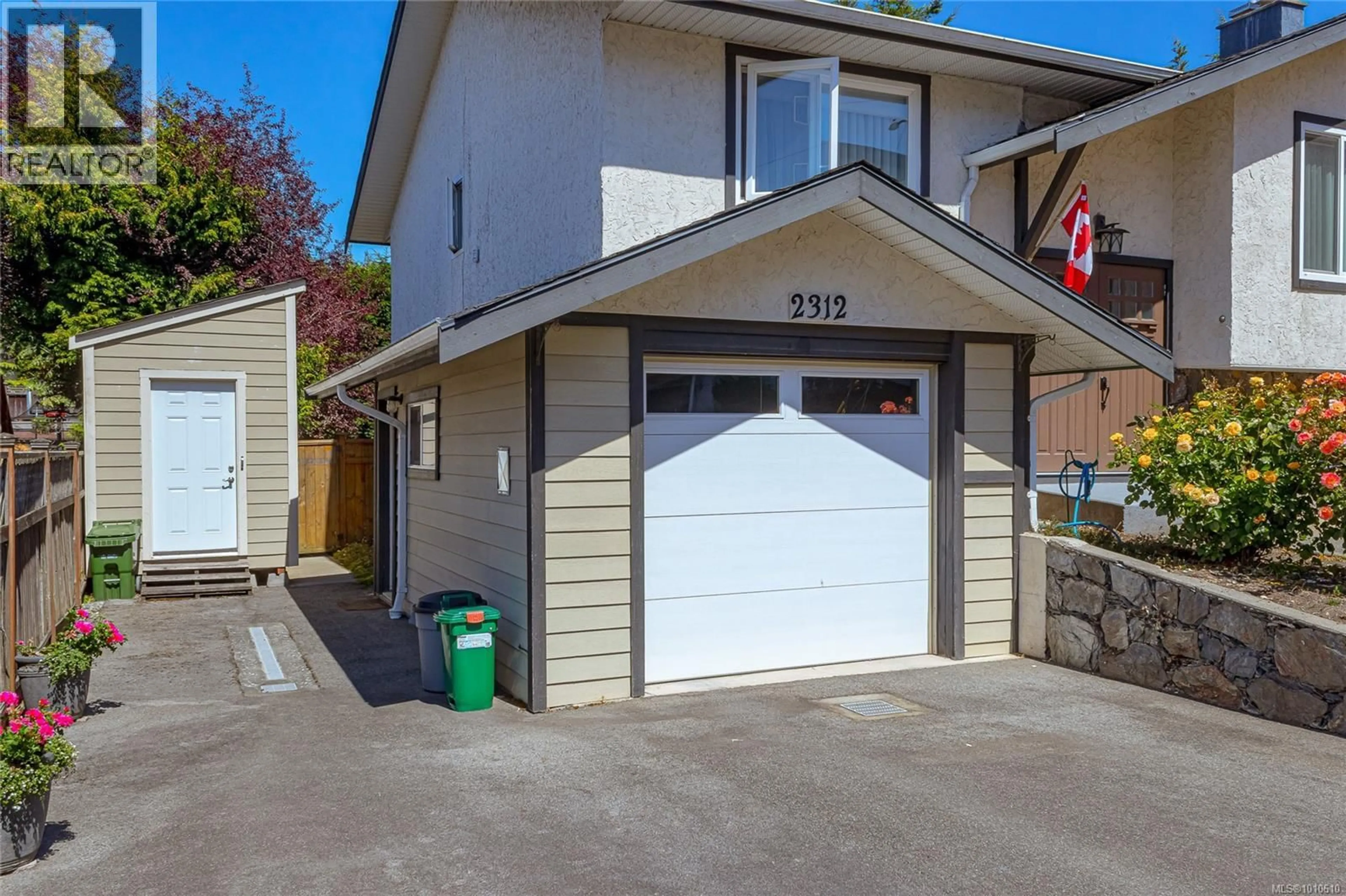 Indoor garage for 2312 BRETHOUR AVENUE, Sidney British Columbia V8L2A3
