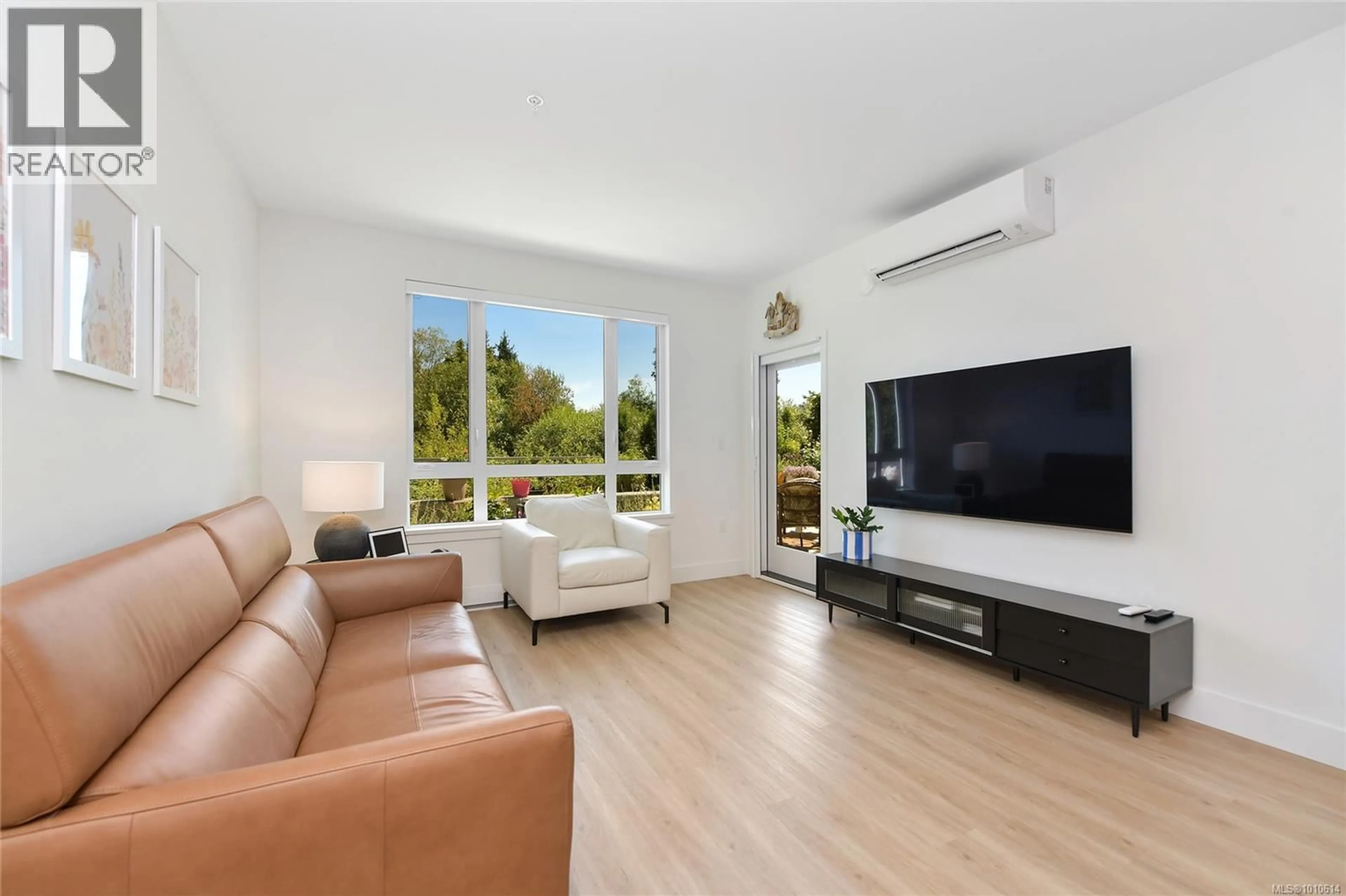 Living room with furniture, unknown for 127 - 920 REUNION AVENUE, Langford British Columbia V9B3Y7