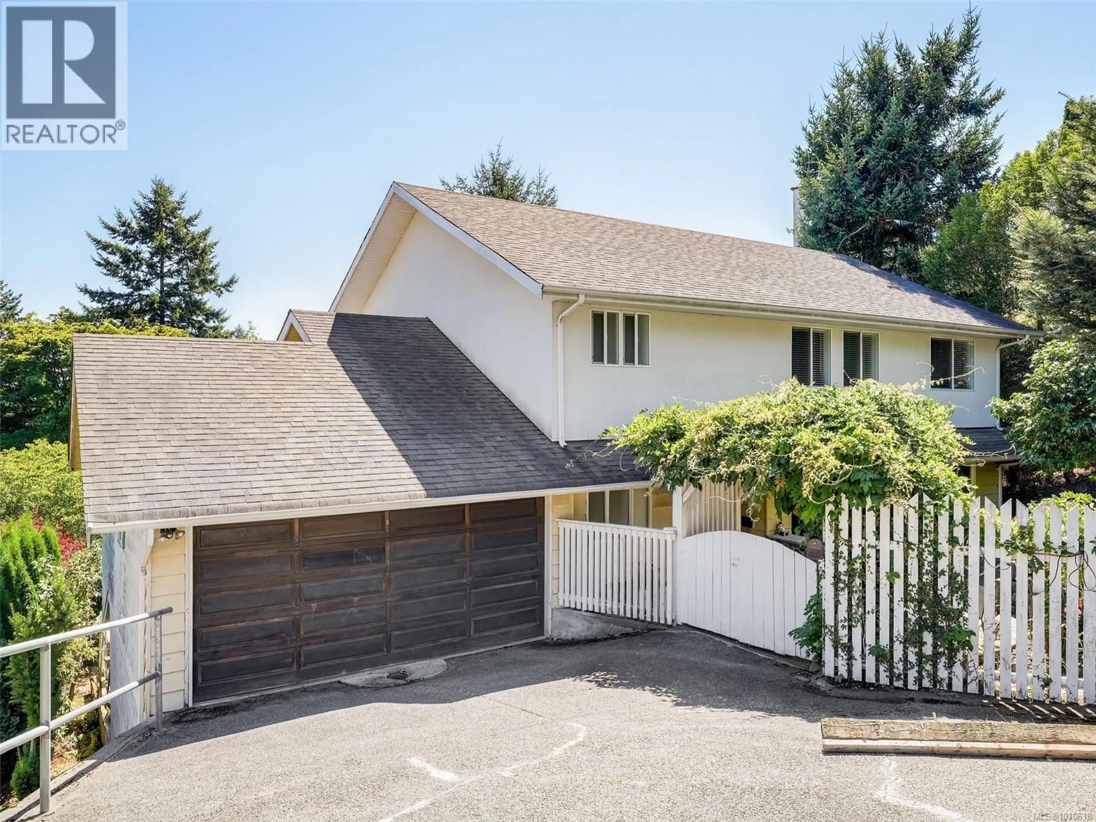A pic from outside/outdoor area/front of a property/back of a property/a pic from drone, street for 5255 HANOVER PLACE, Saanich British Columbia V8Y2C7
