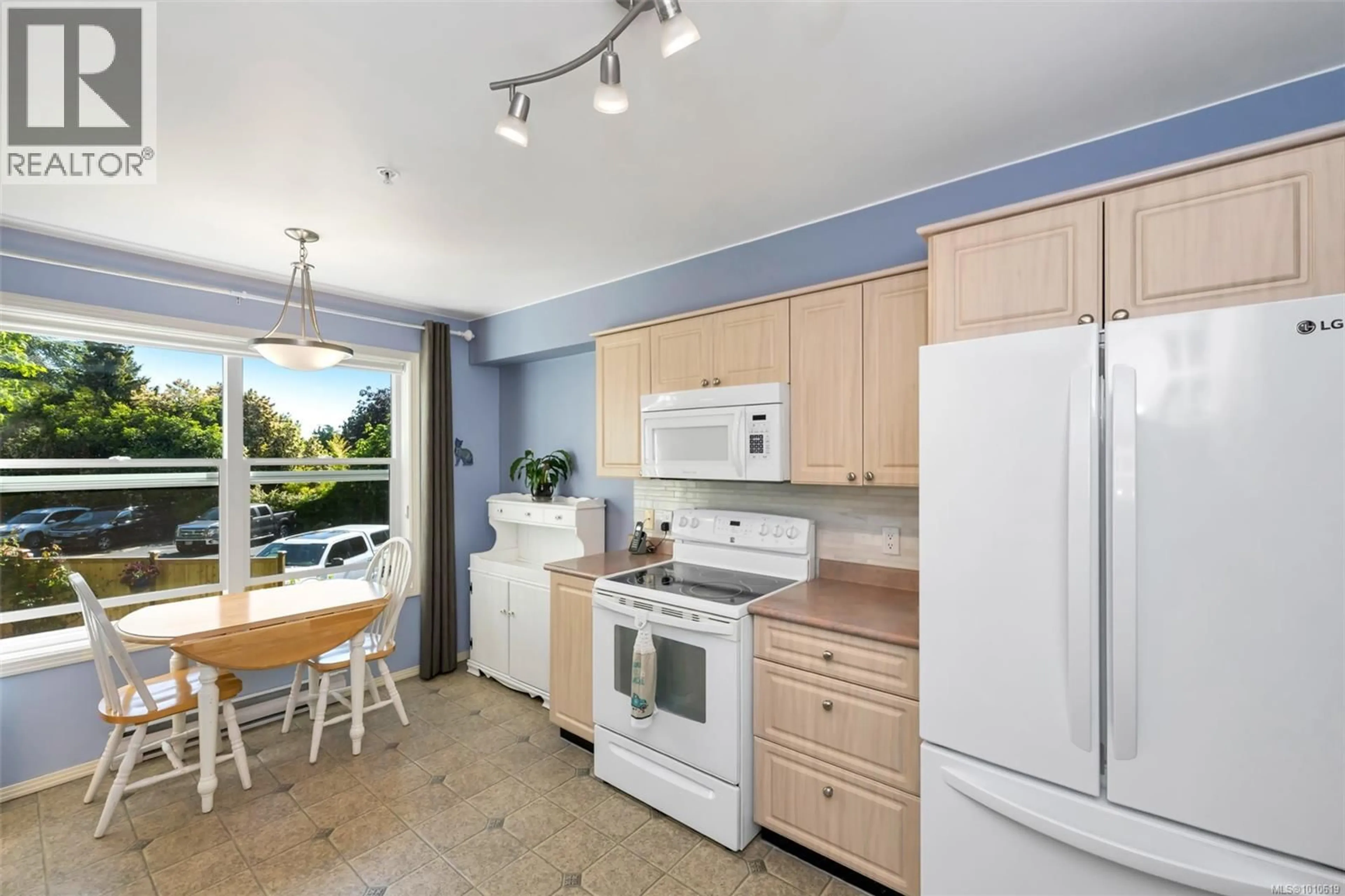 Standard kitchen, ceramic/tile floor for 204 - 1240 VERDIER AVENUE, Central Saanich British Columbia V8M2G9