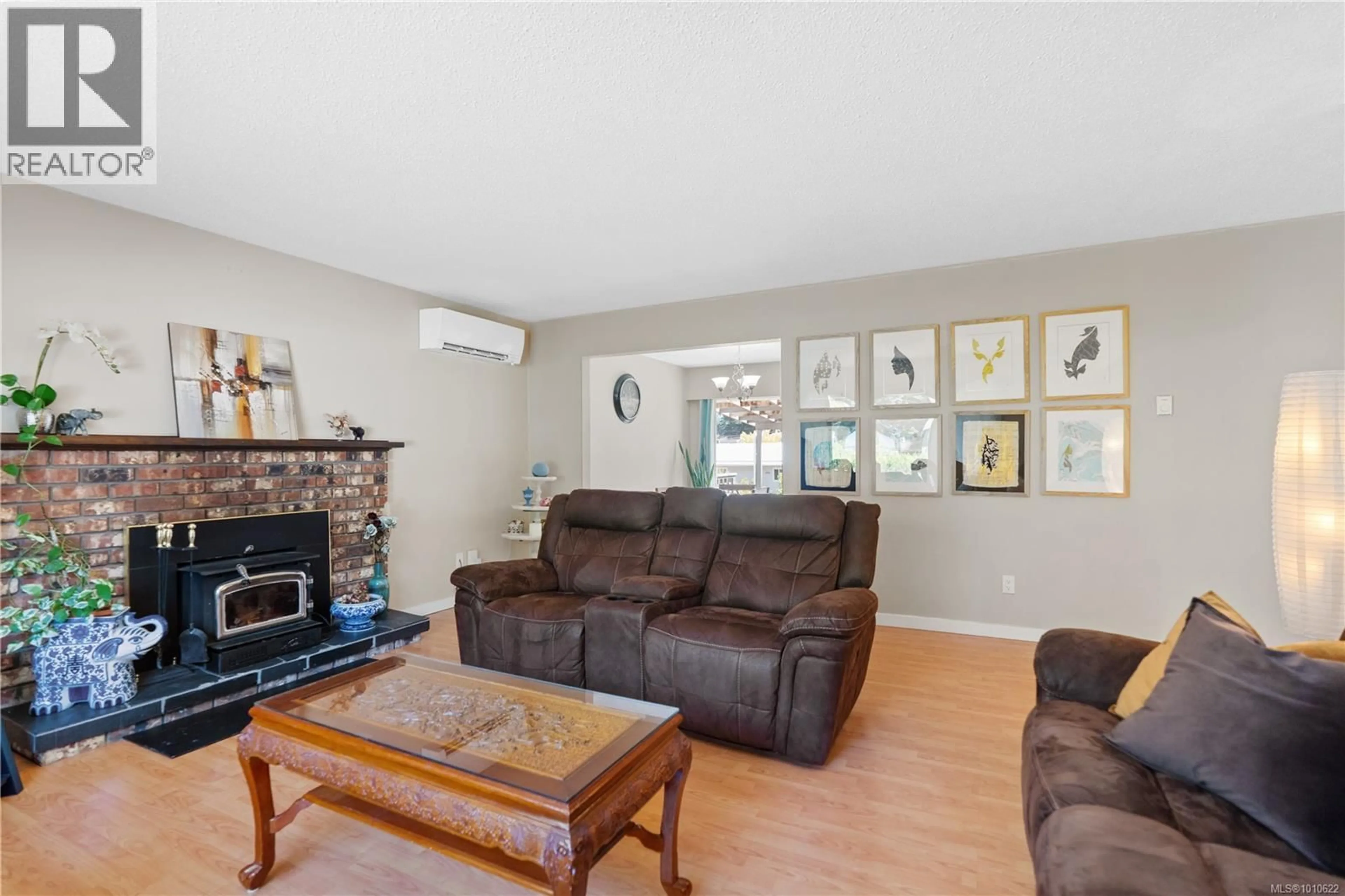 Living room with furniture, unknown for 2349 OTTER POINT ROAD, Sooke British Columbia V9Z0H9