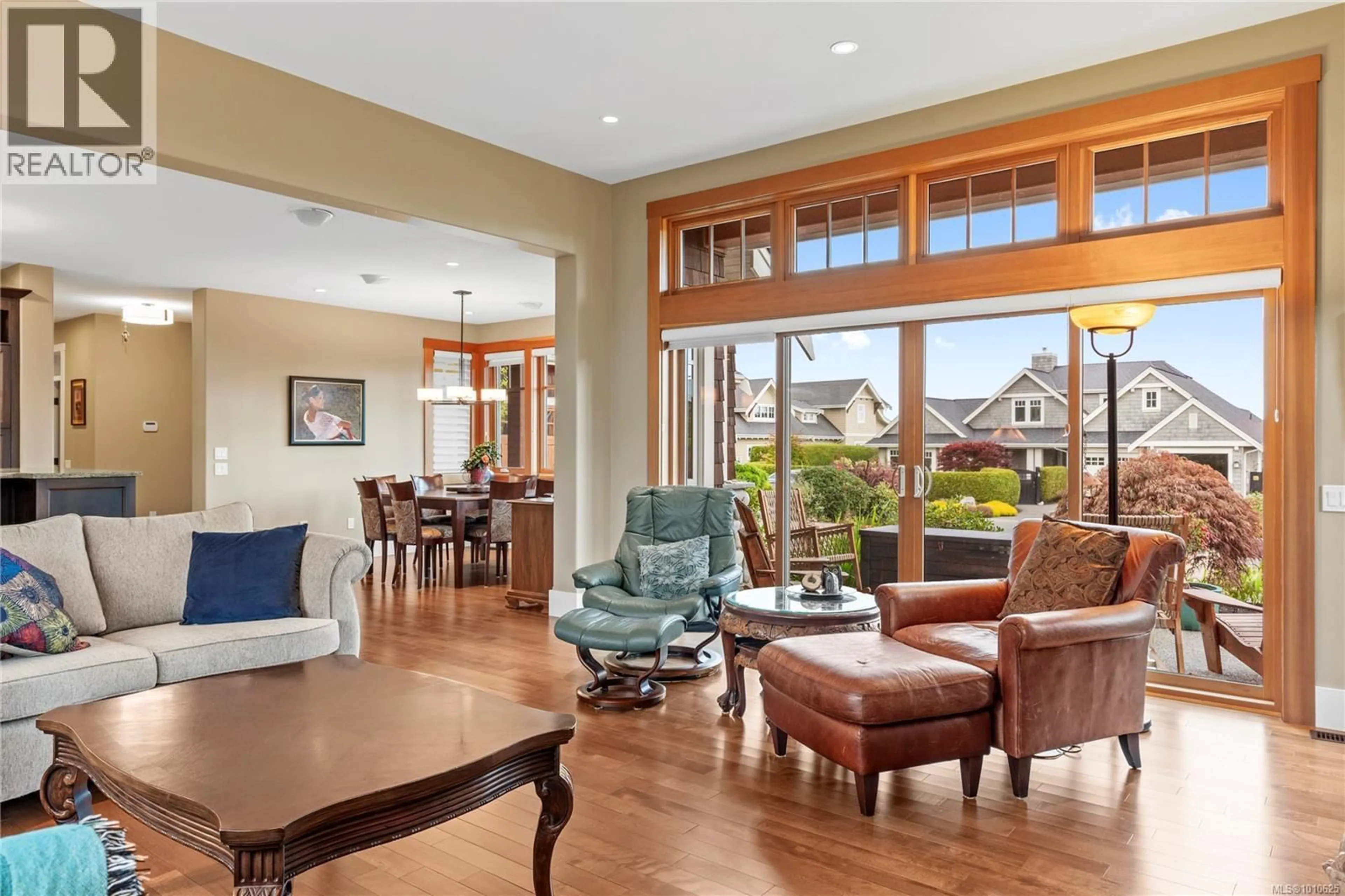 Living room with furniture, unknown for 942 BLUFFS DRIVE, Qualicum Beach British Columbia V9K0A2