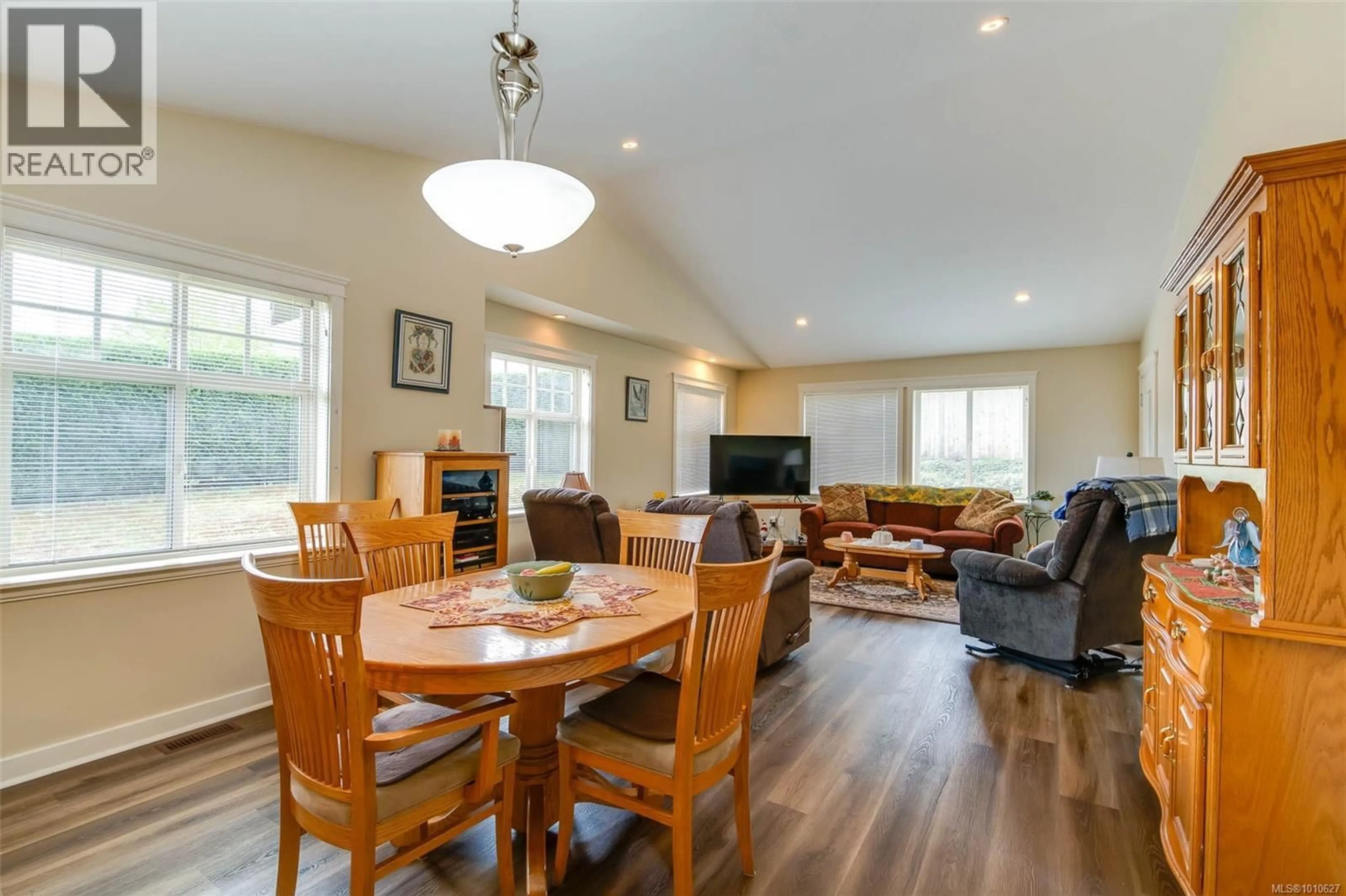 Dining room, wood/laminate floor for 1 - 3774 12TH AVENUE, Port Alberni British Columbia V9Y5A5