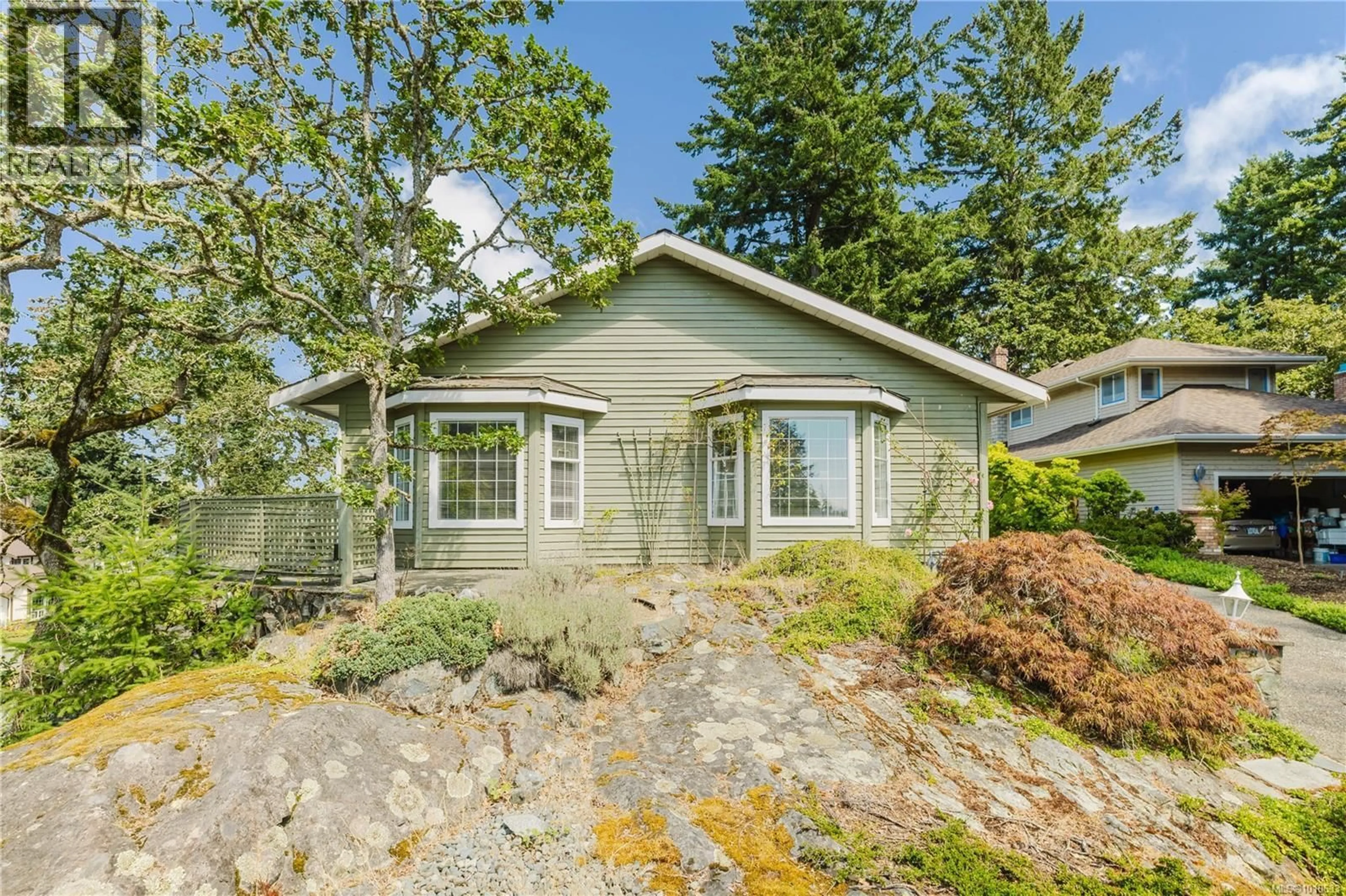 Home with vinyl exterior material, street for 4338 FAITHWOOD ROAD, Saanich British Columbia V8X4Z6