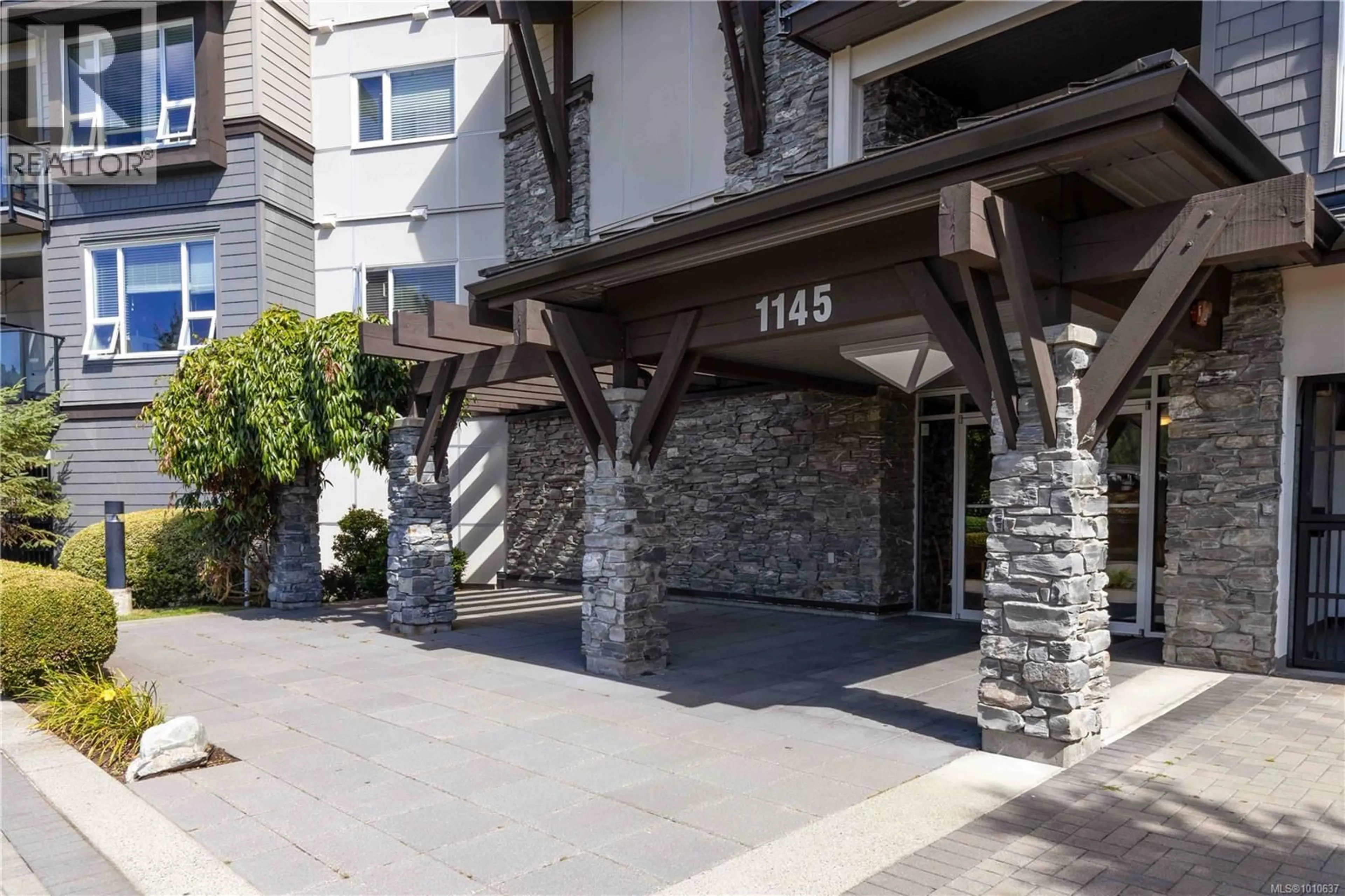 Indoor foyer for 209 - 1145 SIKORSKY ROAD, Langford British Columbia V9B0M8