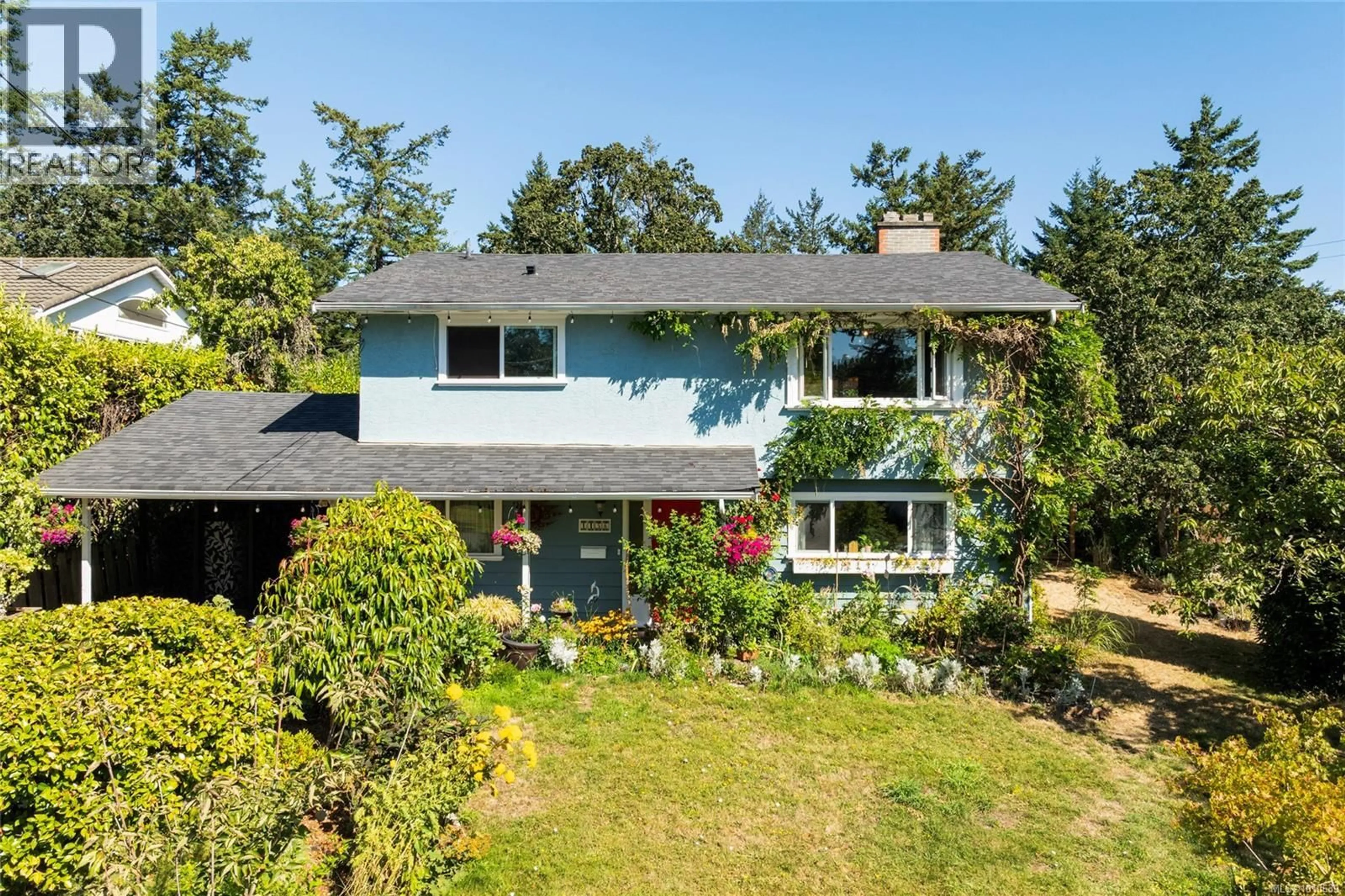 A pic from outside/outdoor area/front of a property/back of a property/a pic from drone, street for 1156 RANGER PLACE, Saanich British Columbia V8X3P6