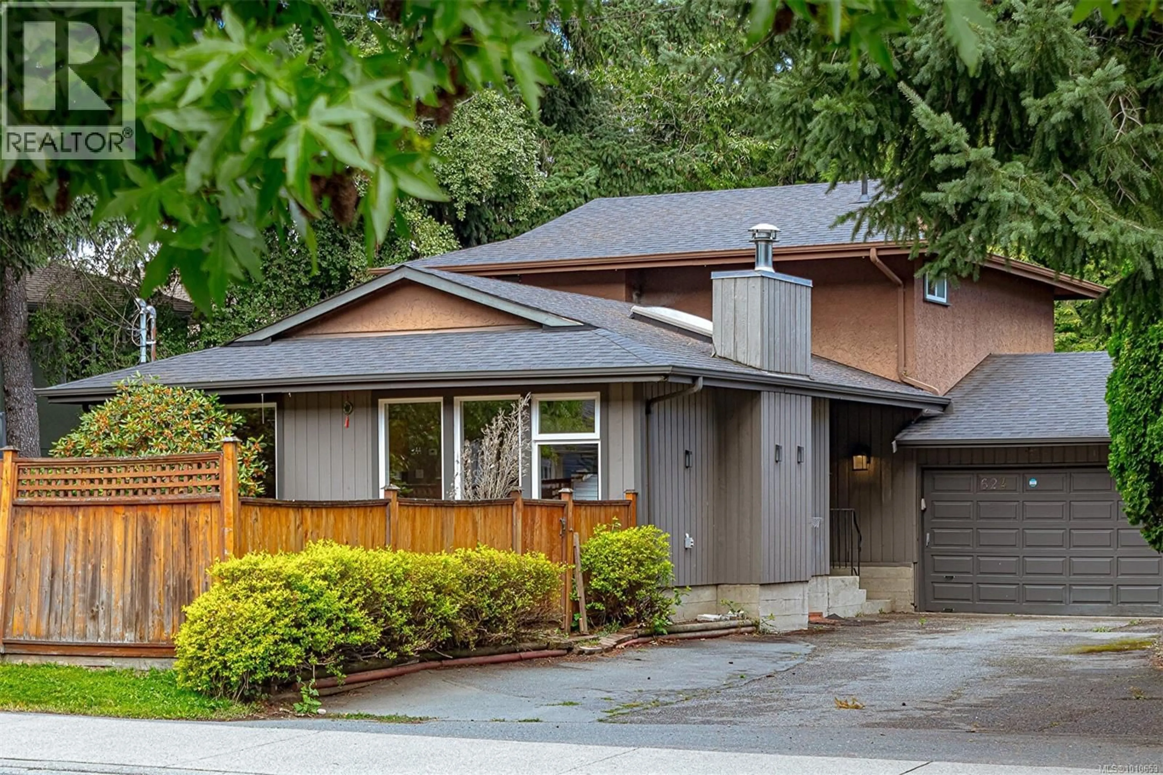 Home with vinyl exterior material, street for 624 TREANOR AVENUE, Langford British Columbia V9B5B9