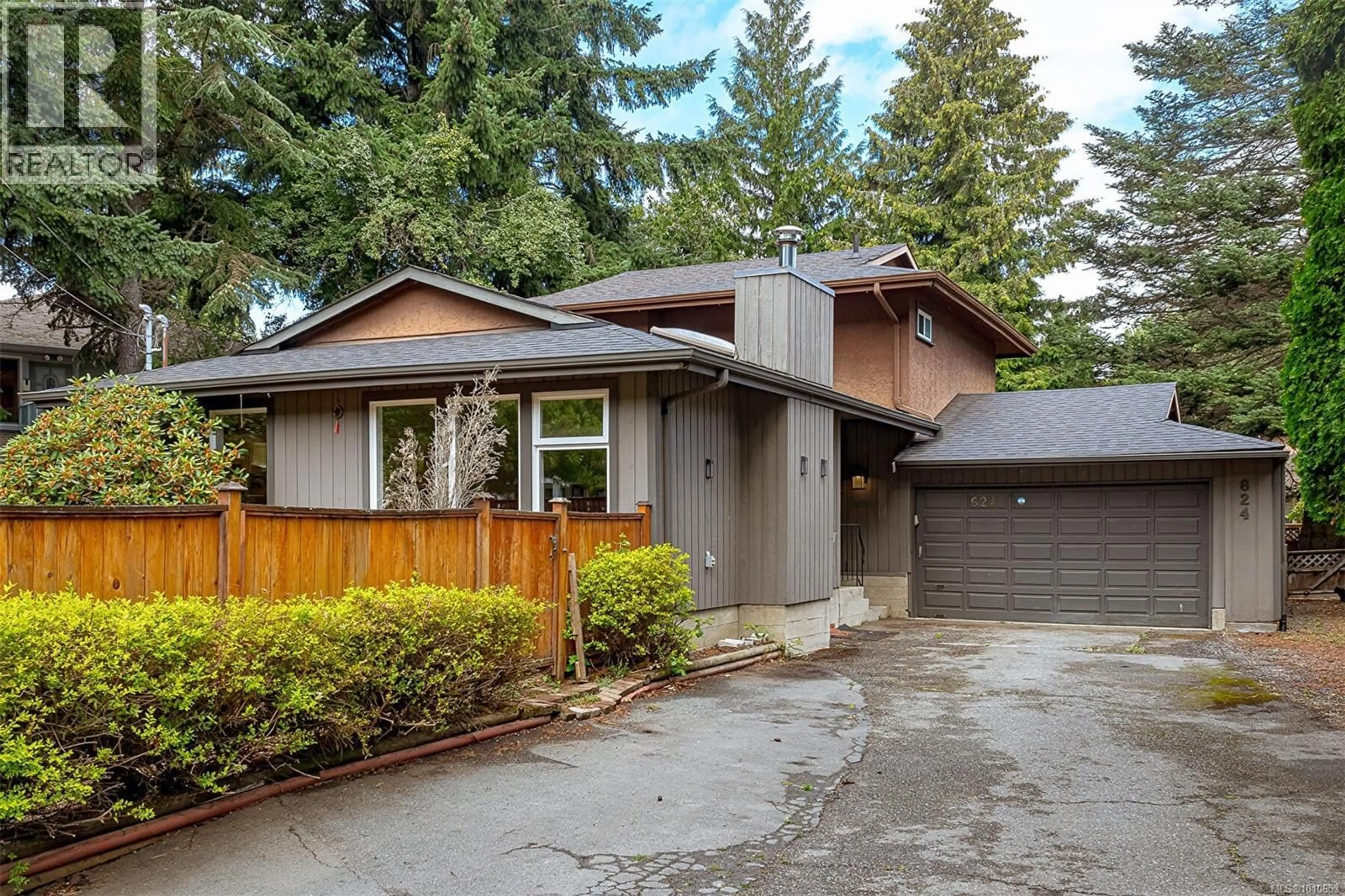 Home with vinyl exterior material, street for 624 TREANOR AVENUE, Langford British Columbia V9B5B9