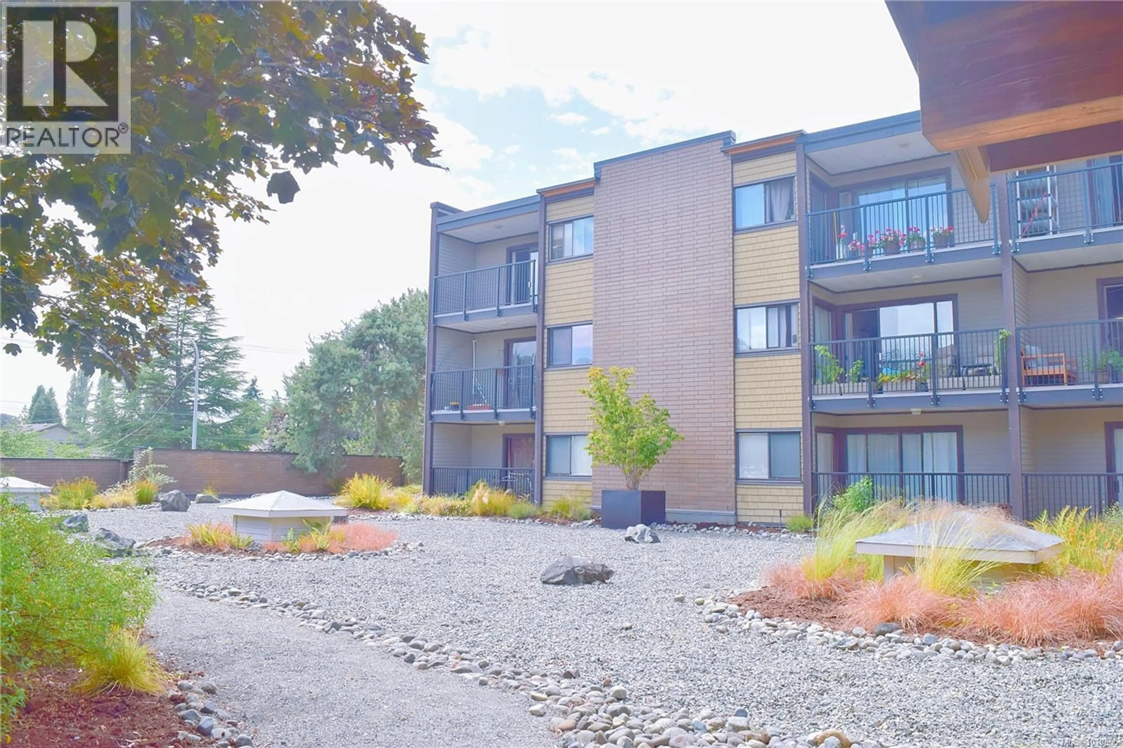 Patio, unknown for 101 - 1870 MCKENZIE AVENUE, Saanich British Columbia V8N4X3