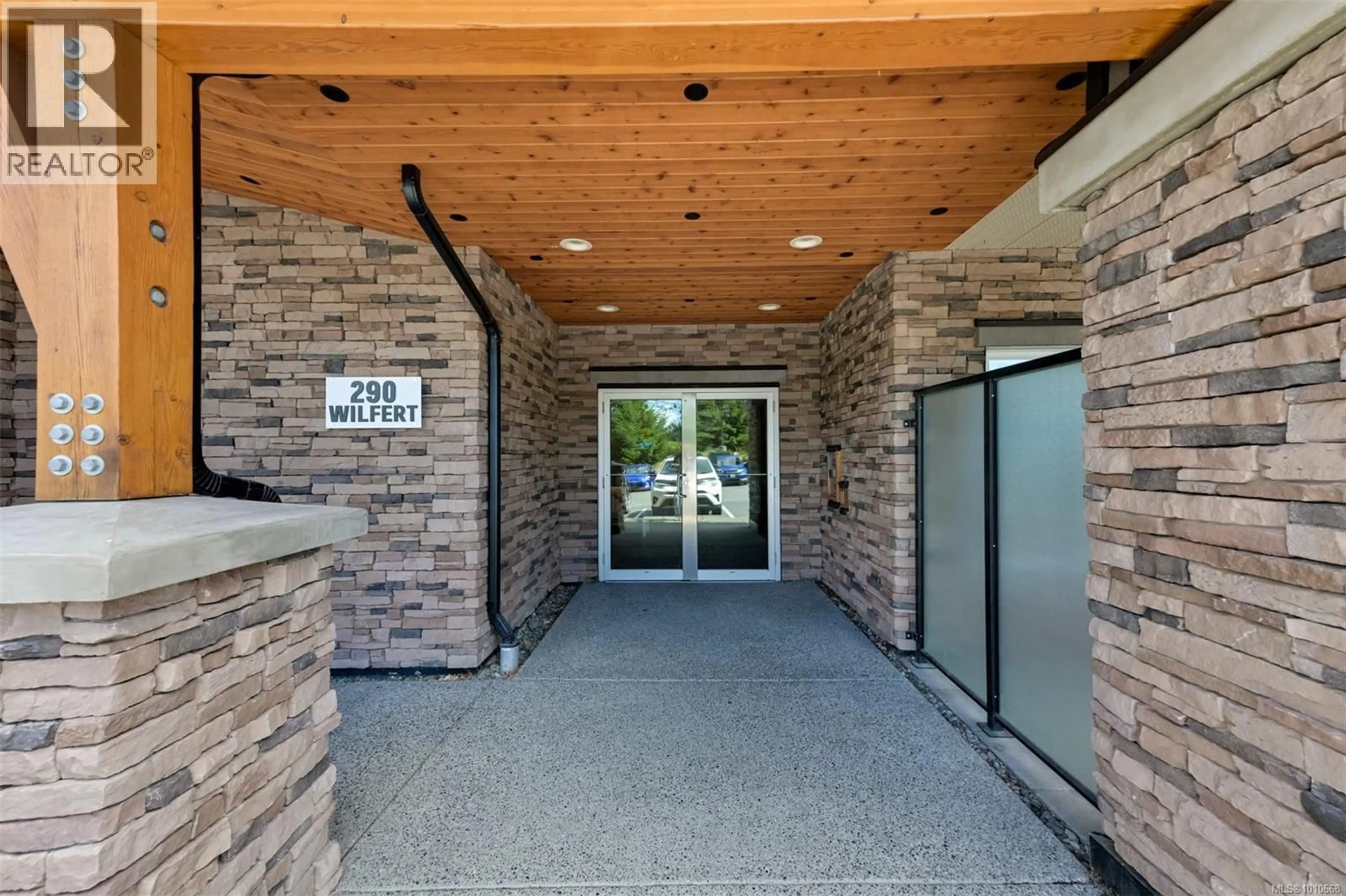 Indoor foyer for 107 - 290 WILFERT ROAD, View Royal British Columbia V9C0H6