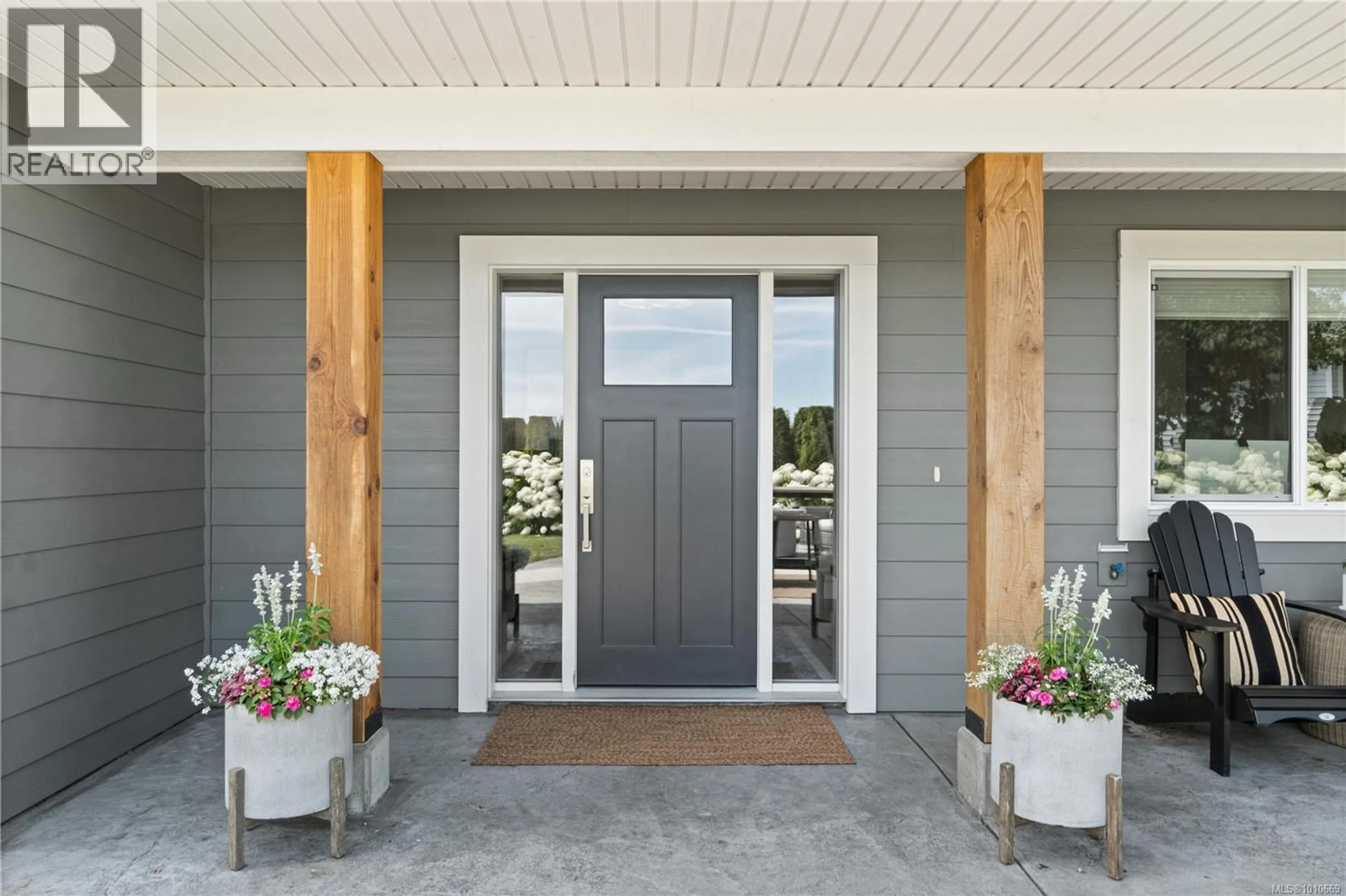 Indoor entryway for 129 SHARON PLACE, Nanaimo British Columbia V9V1C5