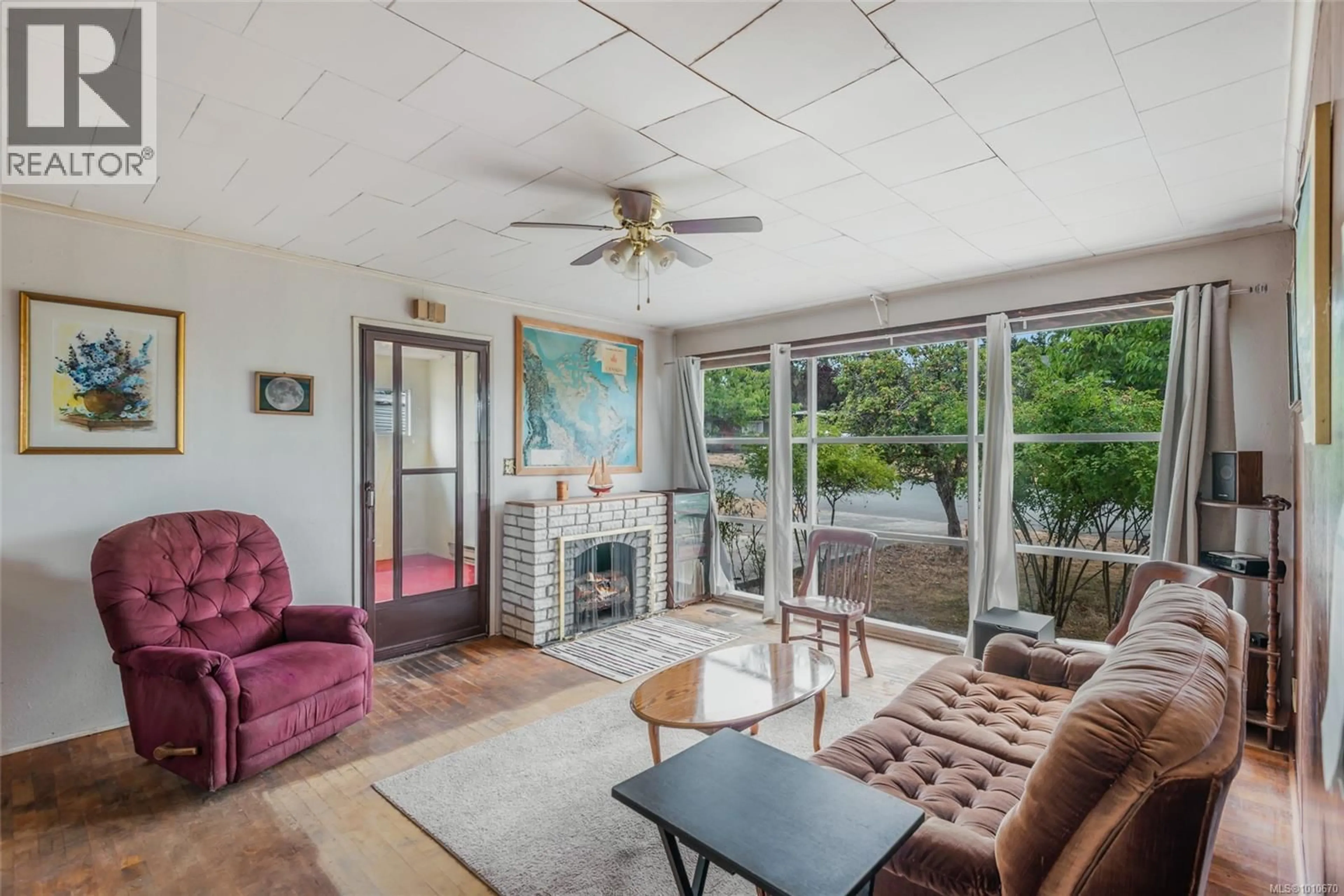 Living room with furniture, unknown for 3715 MORGAN CRESCENT SOUTH, Port Alberni British Columbia V9Y6B9