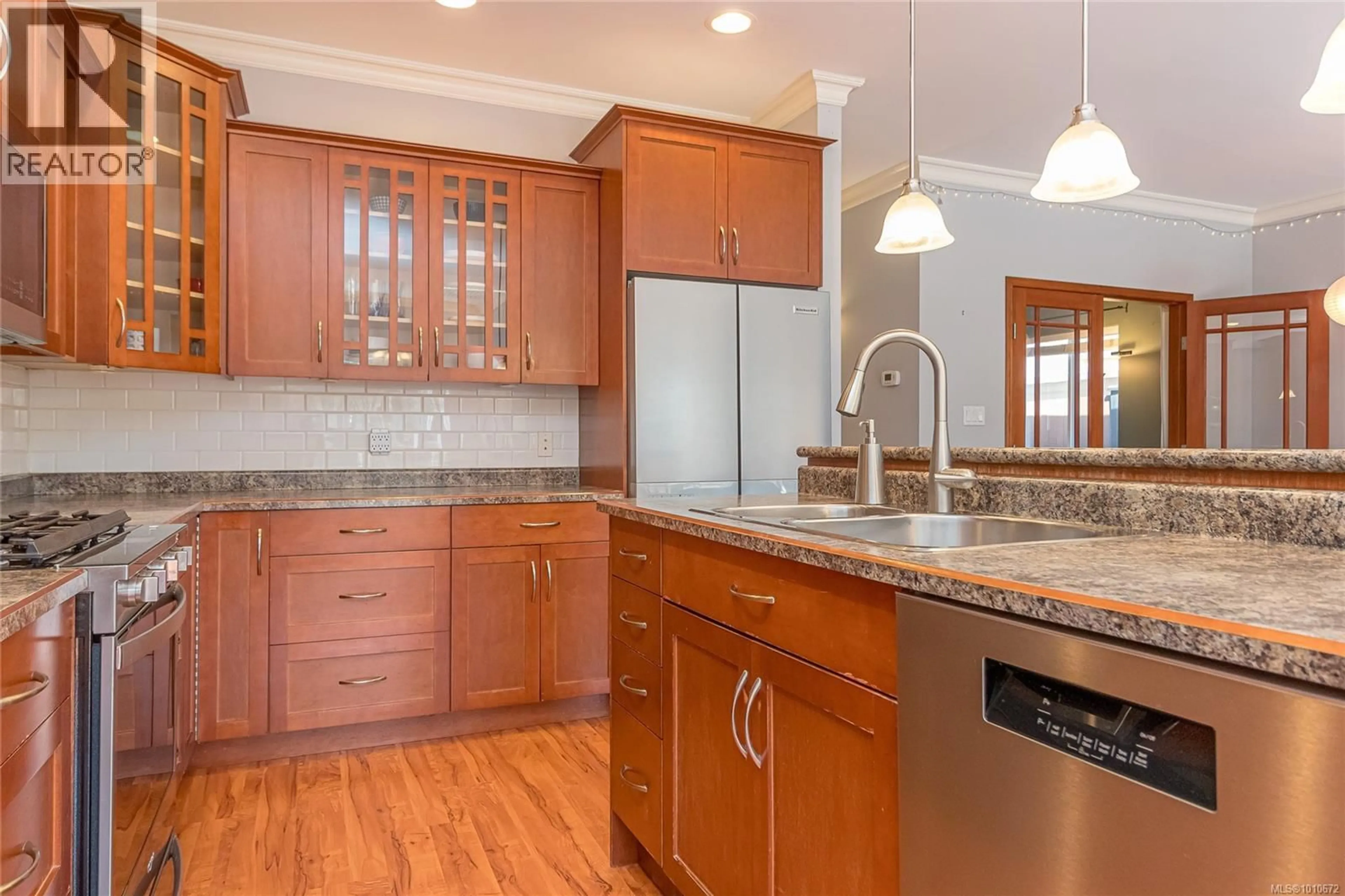 Open concept kitchen, ceramic/tile floor for 4942 COVENTRY LANE, Ladysmith British Columbia V9G1J7