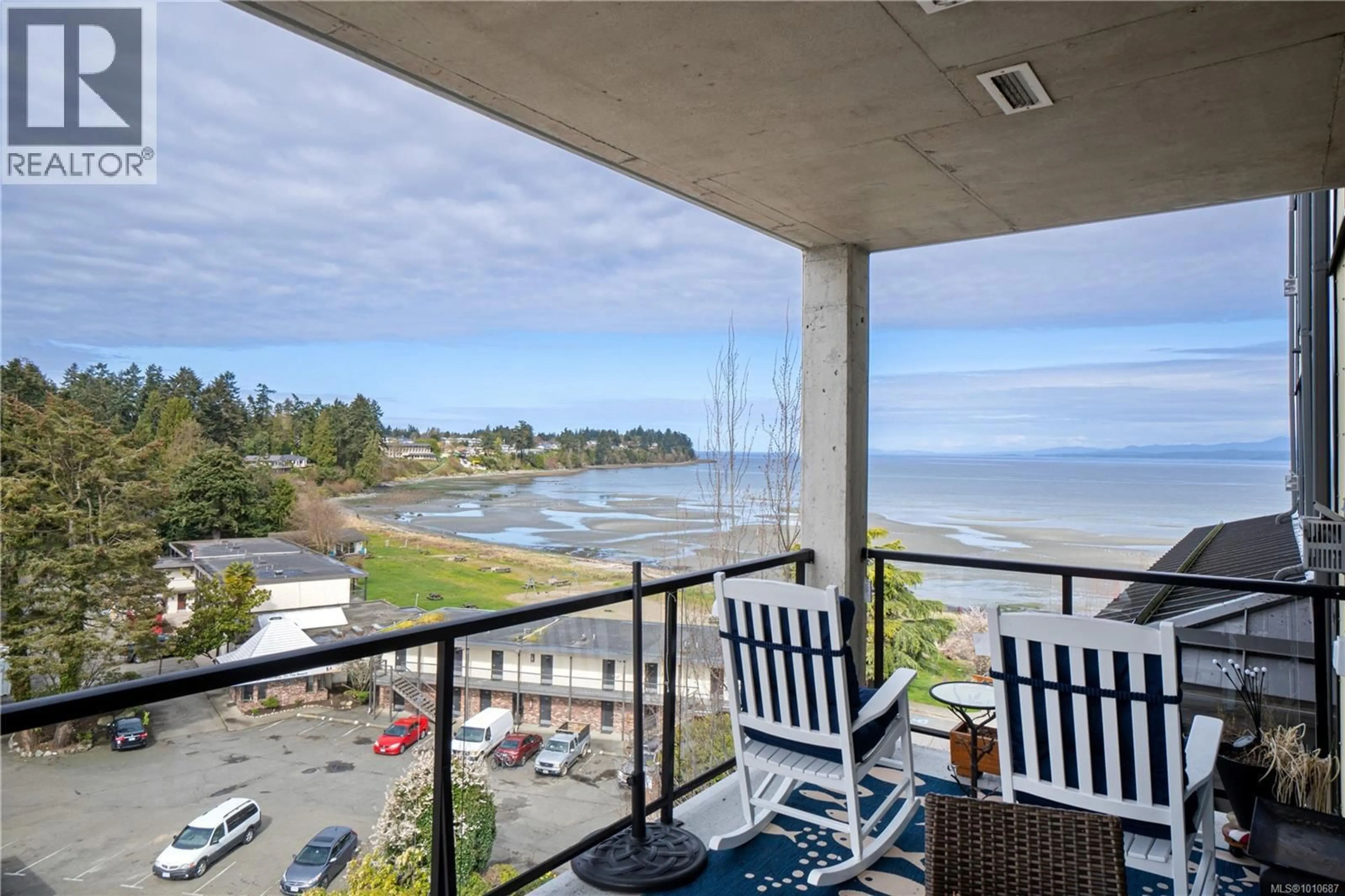 Patio, water/lake/river/ocean view for 607 - 194 BEACHSIDE DRIVE, Parksville British Columbia V9P0B1
