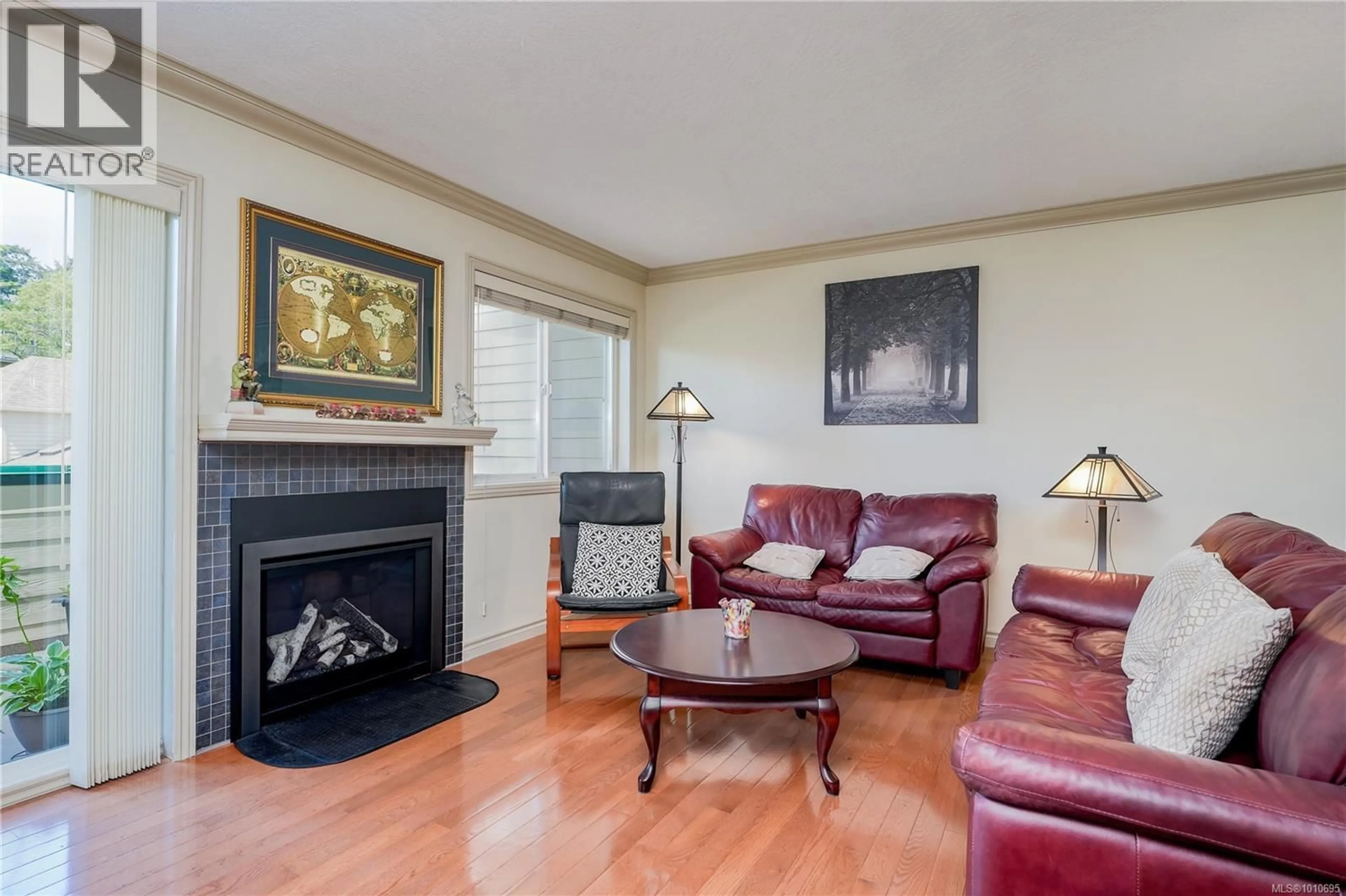 Living room with furniture, wood/laminate floor for 26 - 108 ALDERSMITH PLACE, View Royal British Columbia V9A7M8