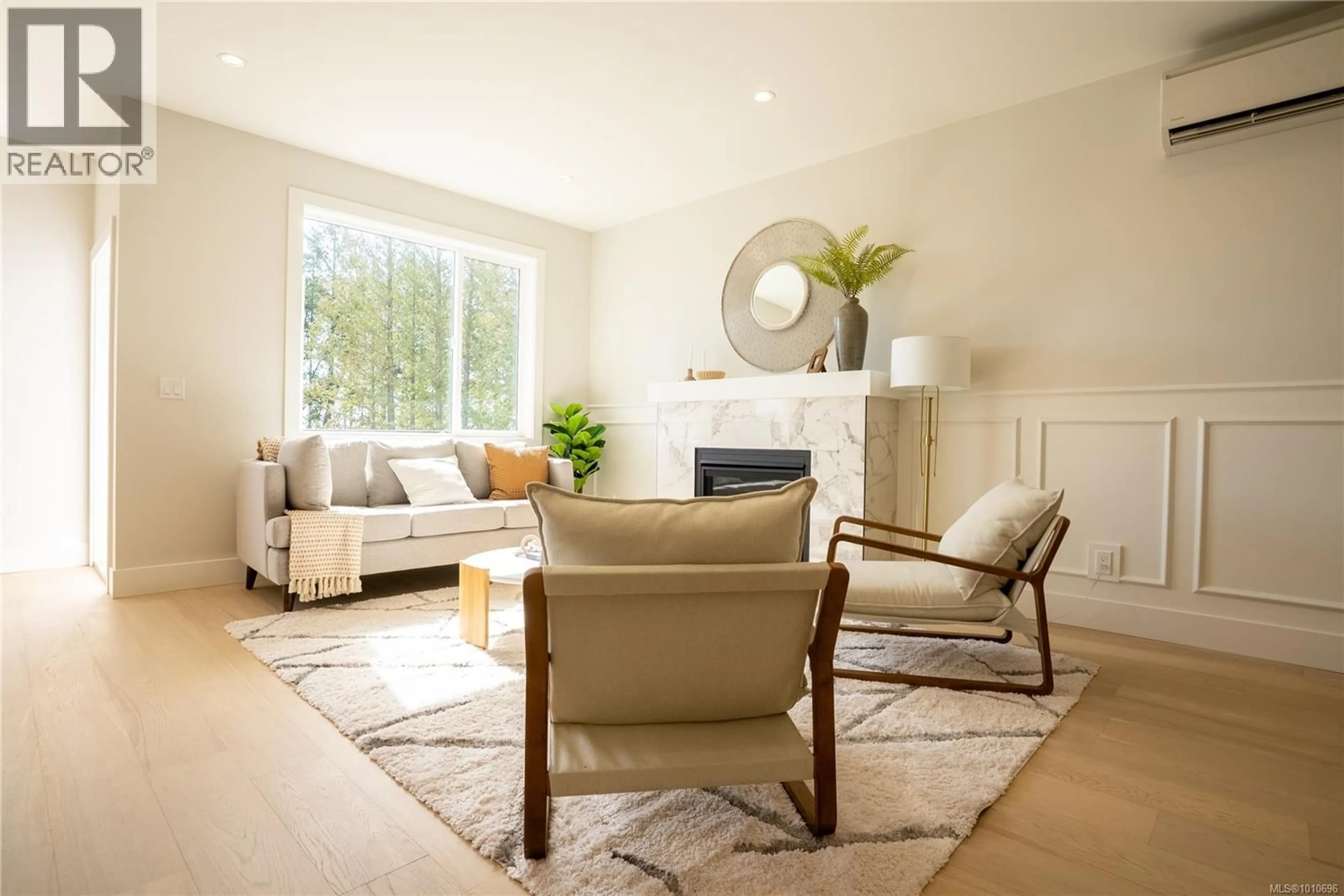 Living room with furniture, unknown for 1536 MARBLE PLACE, Langford British Columbia V9B7A2