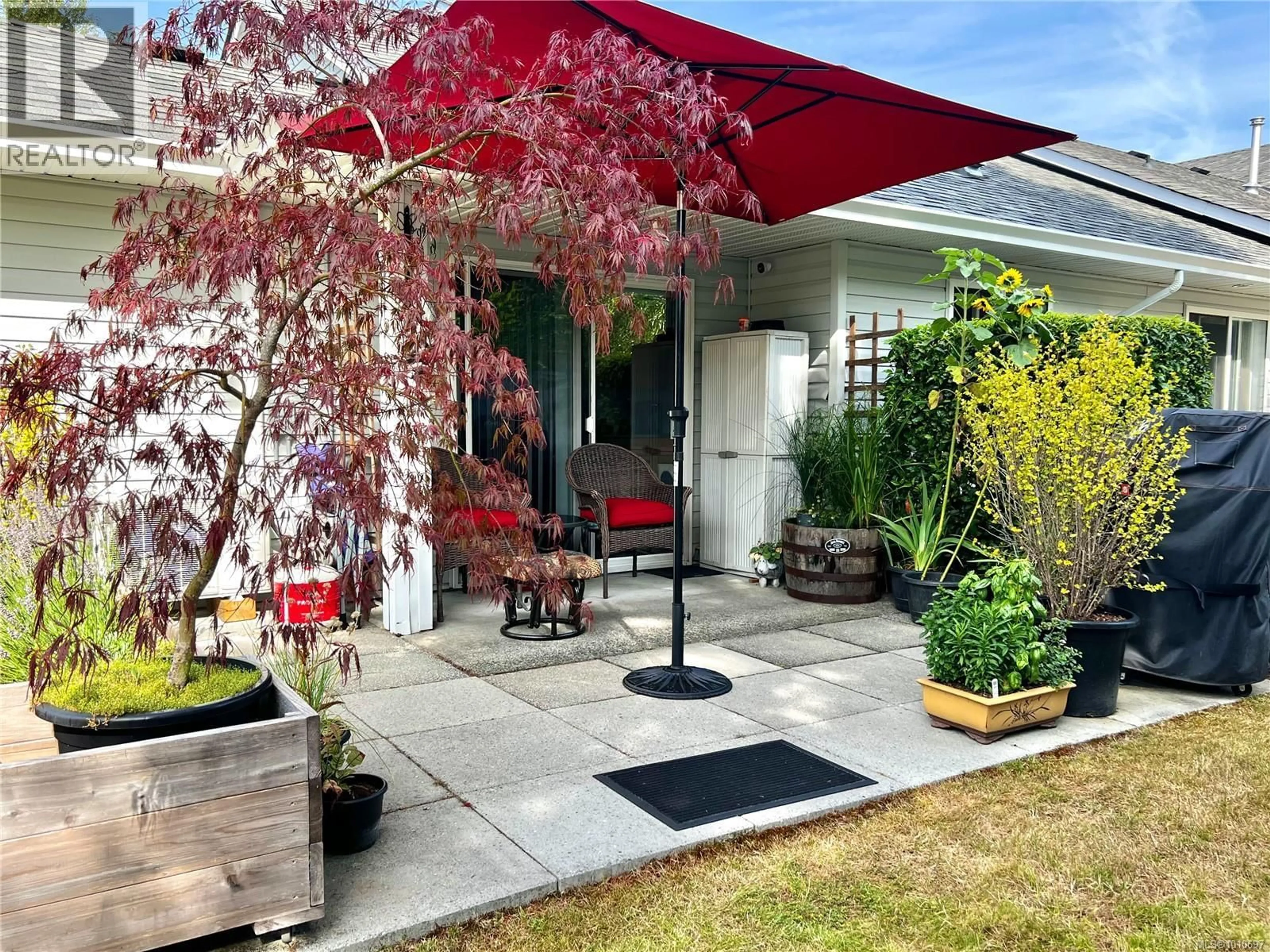 Patio, street for 11 - 300 GROSSKLEG WAY, Lake Cowichan British Columbia V0R2G0