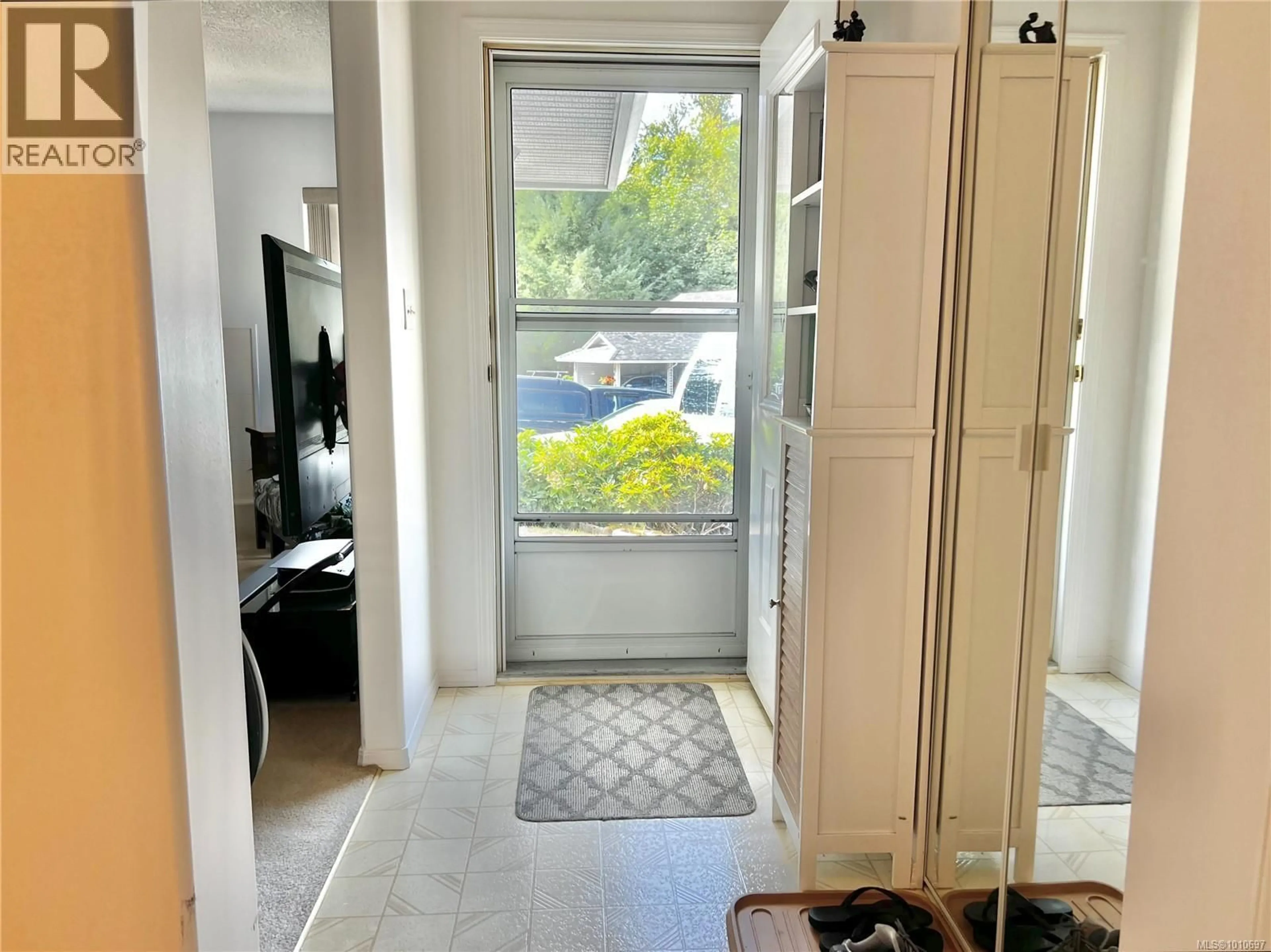 Indoor entryway for 11 - 300 GROSSKLEG WAY, Lake Cowichan British Columbia V0R2G0